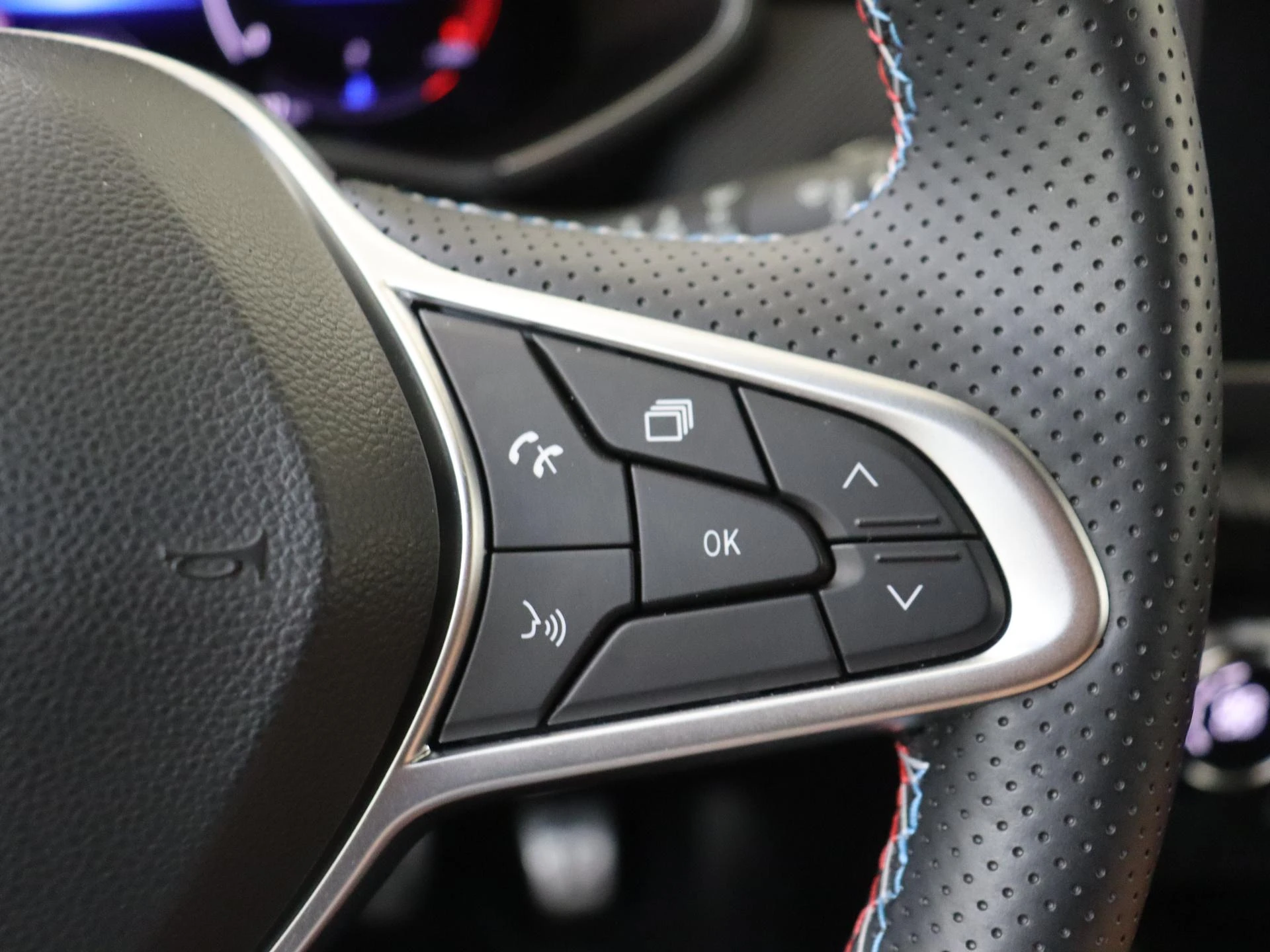 Renault-Clio-image-12