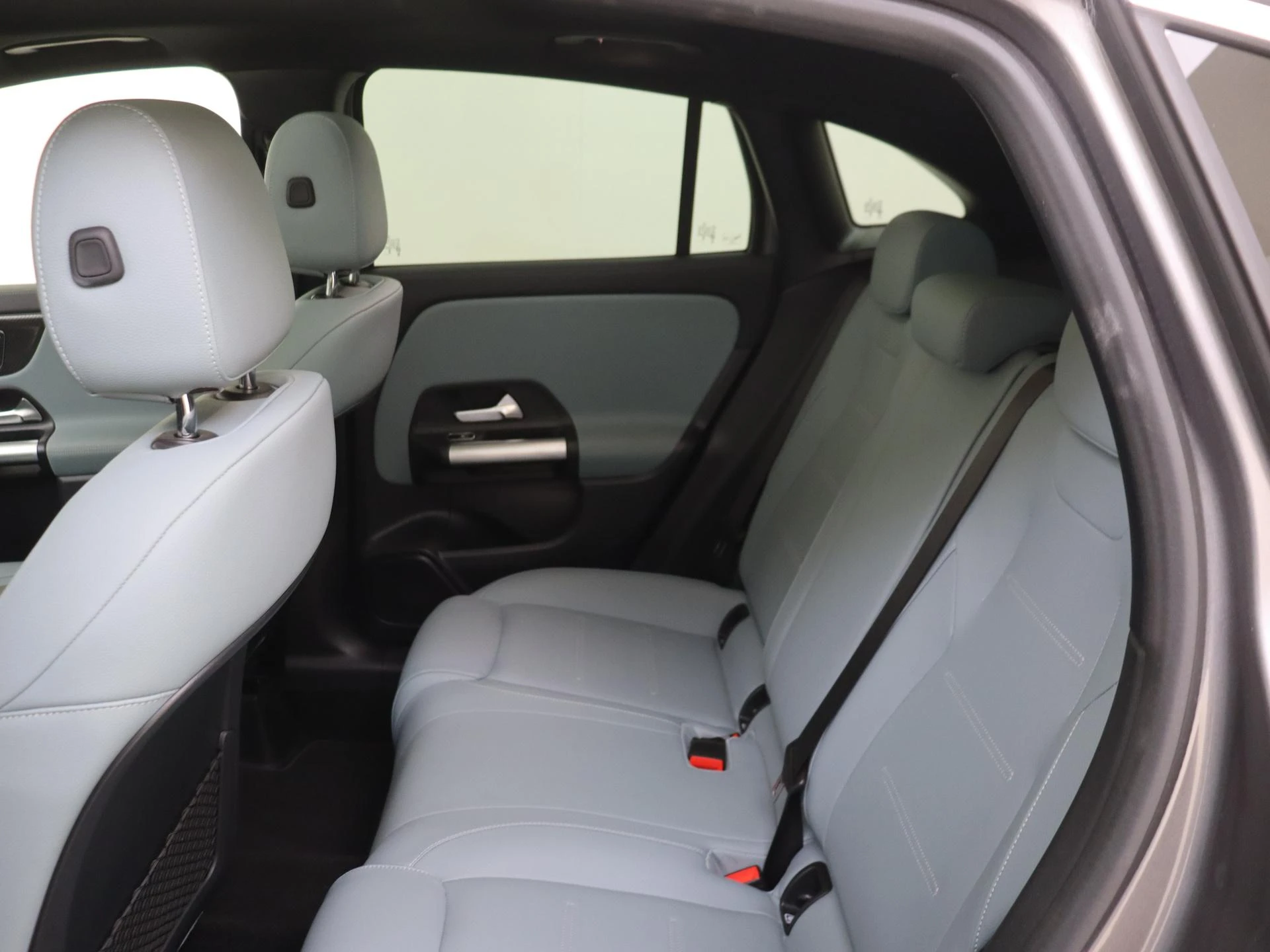 Mercedes-Benz-GLA-image-15