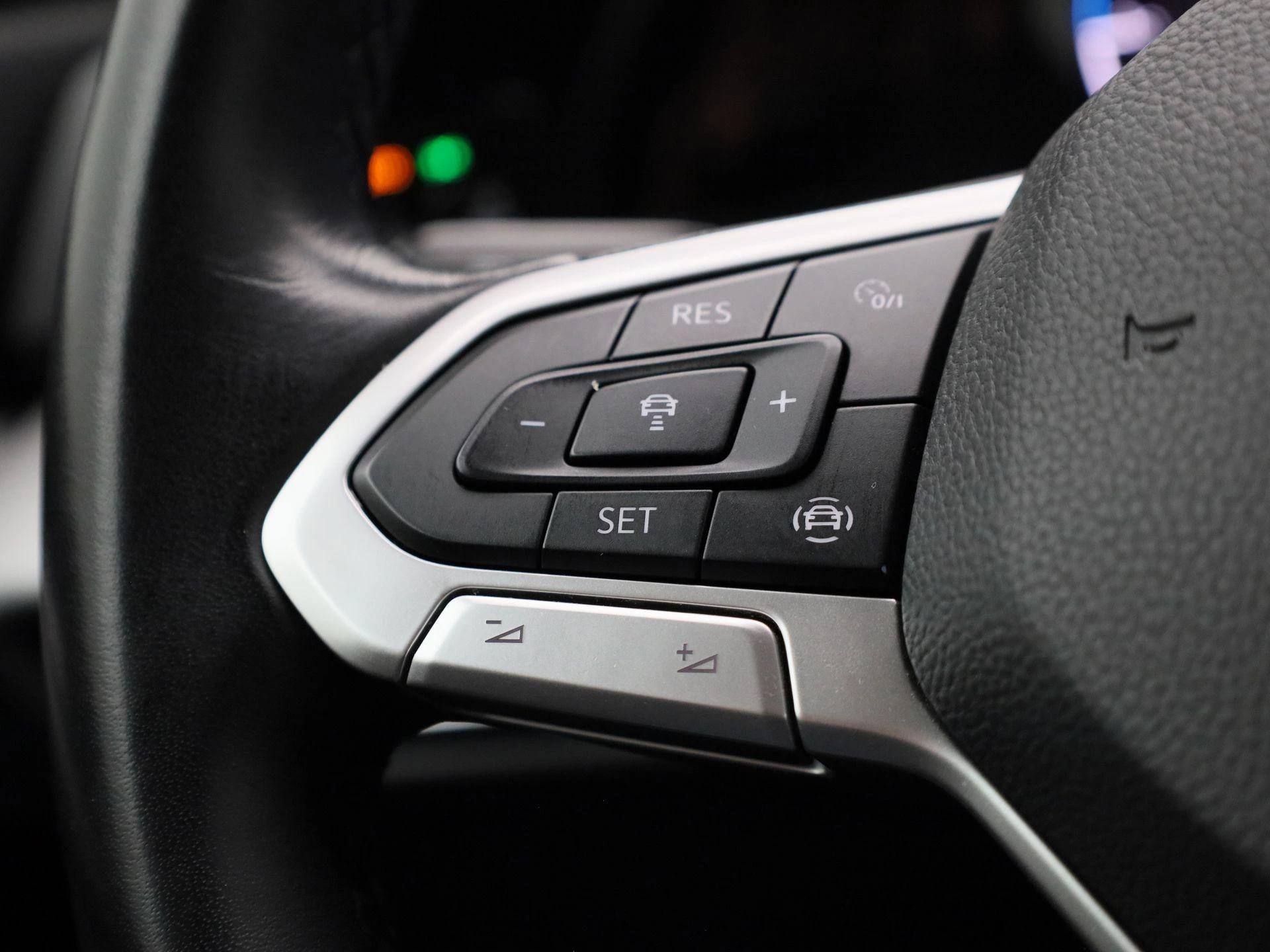 Volkswagen-Golf-image-16