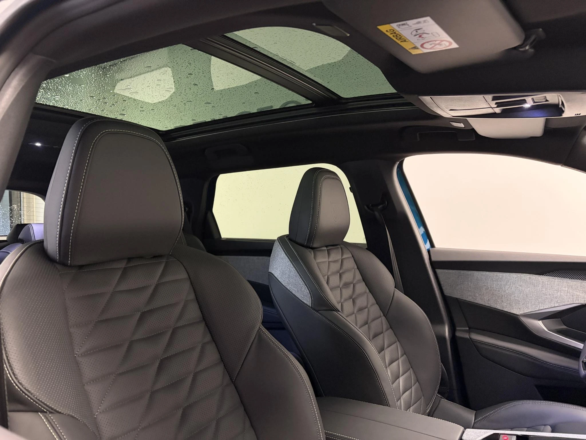 Peugeot-e-5008-image-18