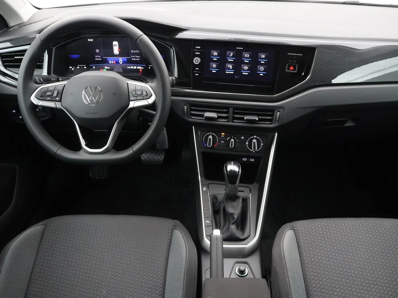 Volkswagen-Polo-image-18