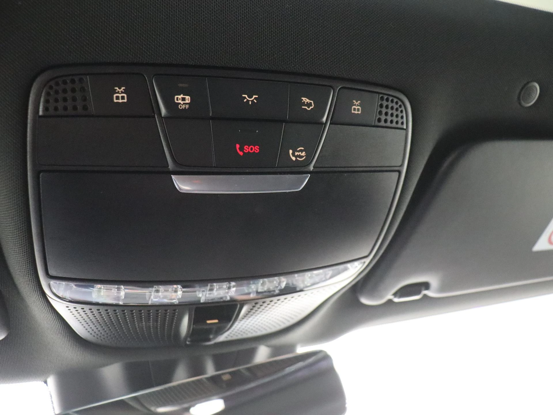 Mercedes-Benz-GLC-image-31