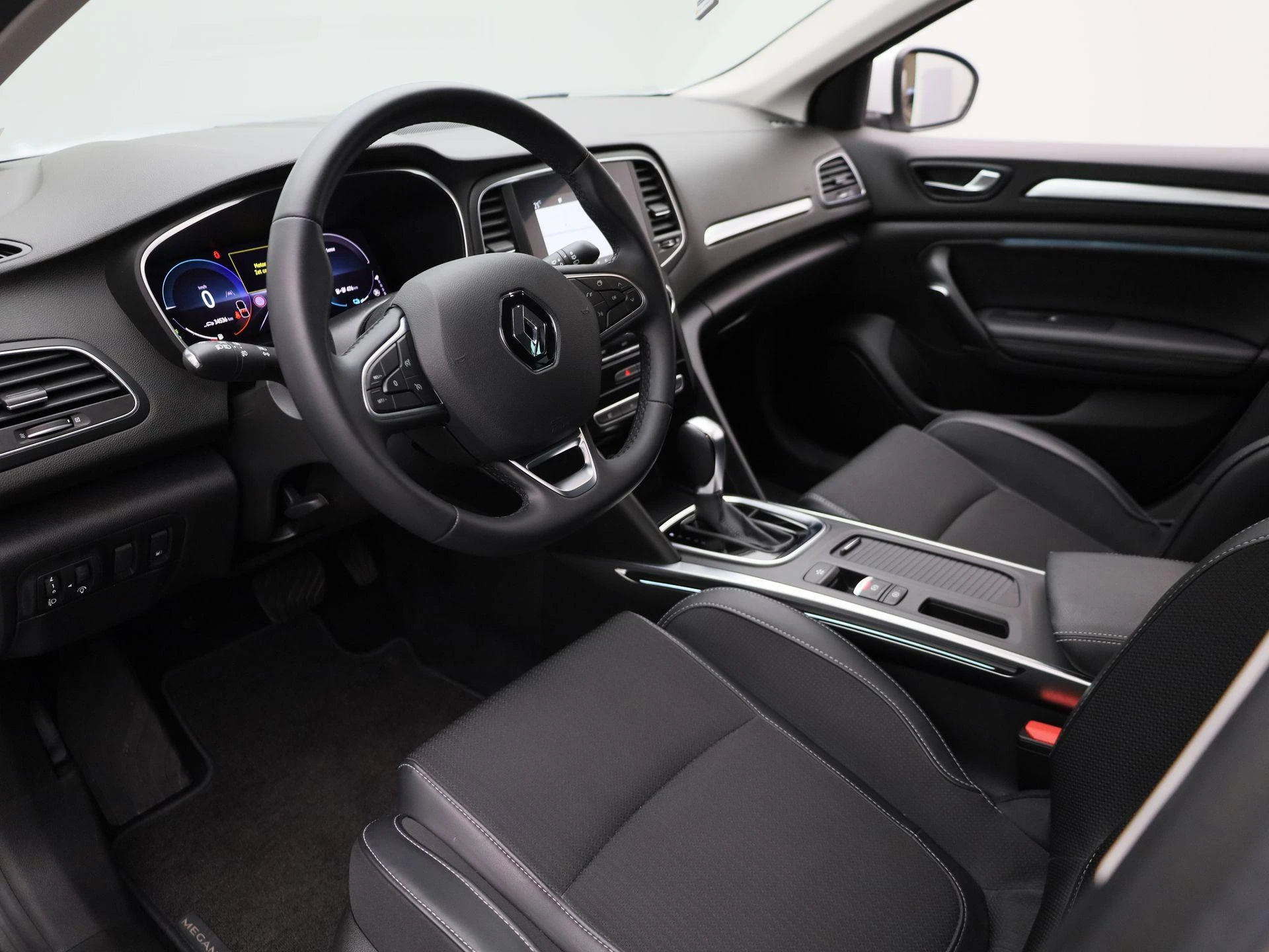Renault-Mégane Estate-image-15