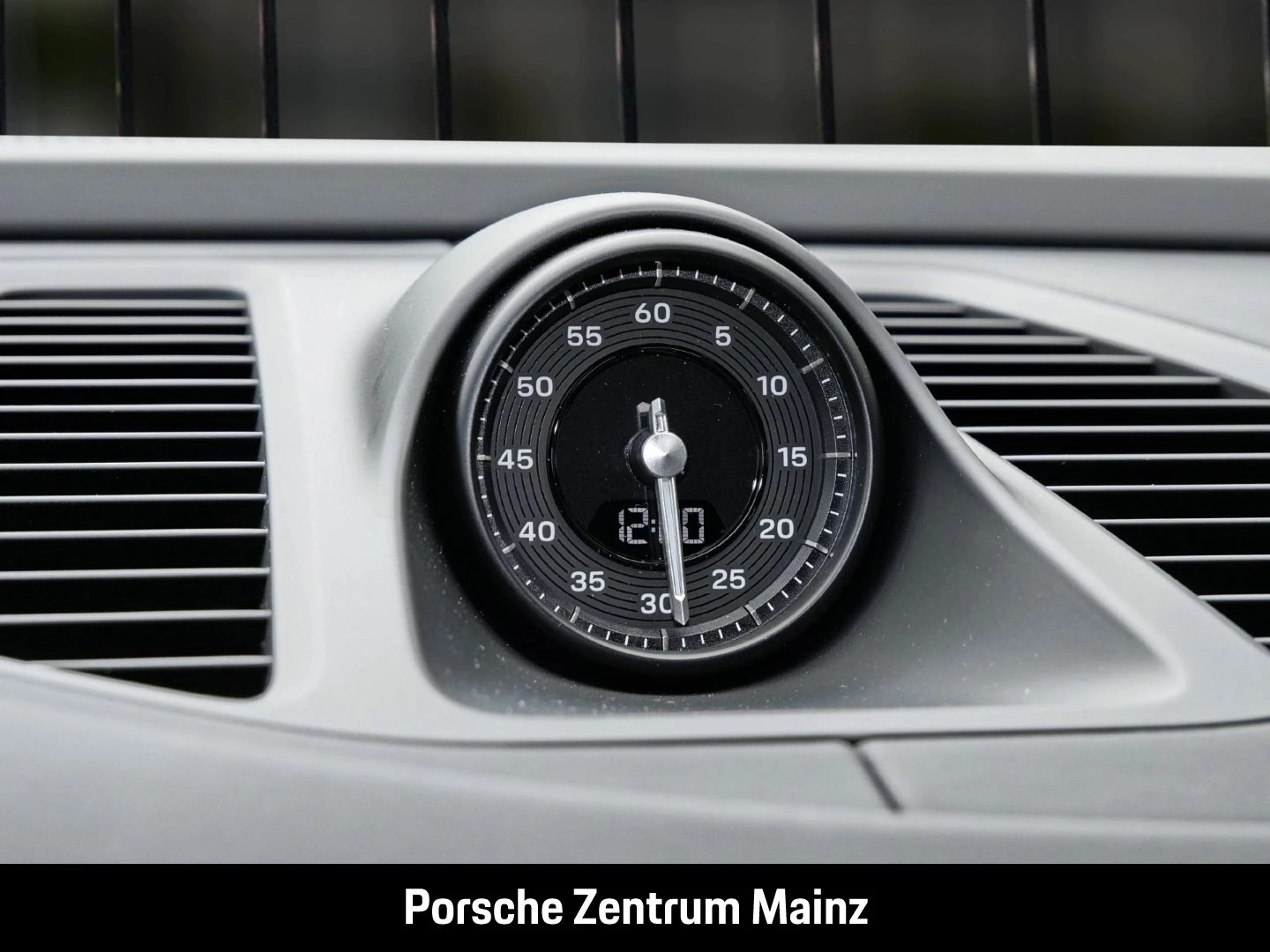 Porsche-Macan-image-18