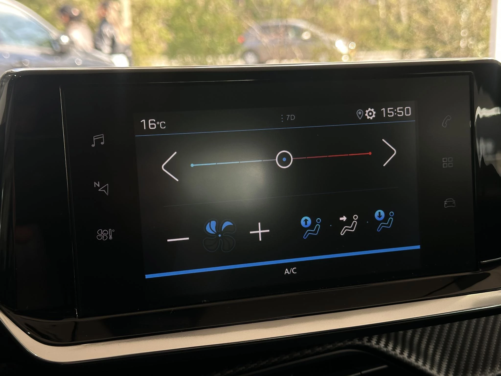 Peugeot-208-image-13