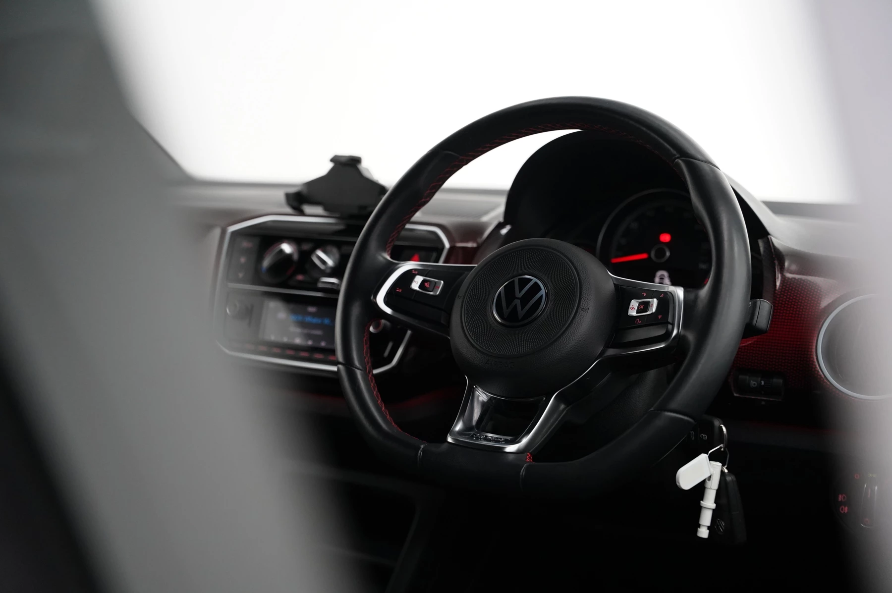 Volkswagen-up!-image-15