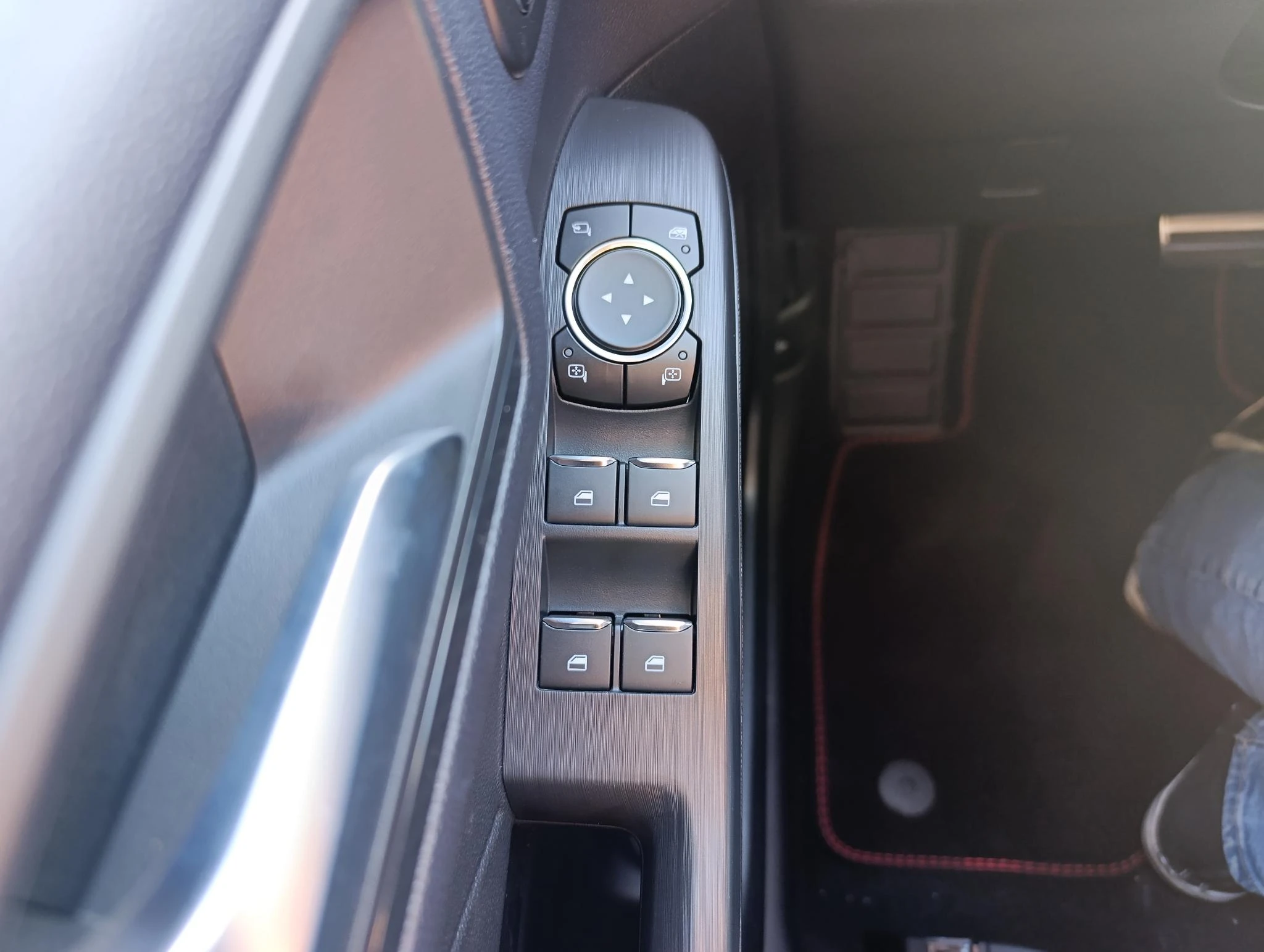Ford-Kuga-image-23