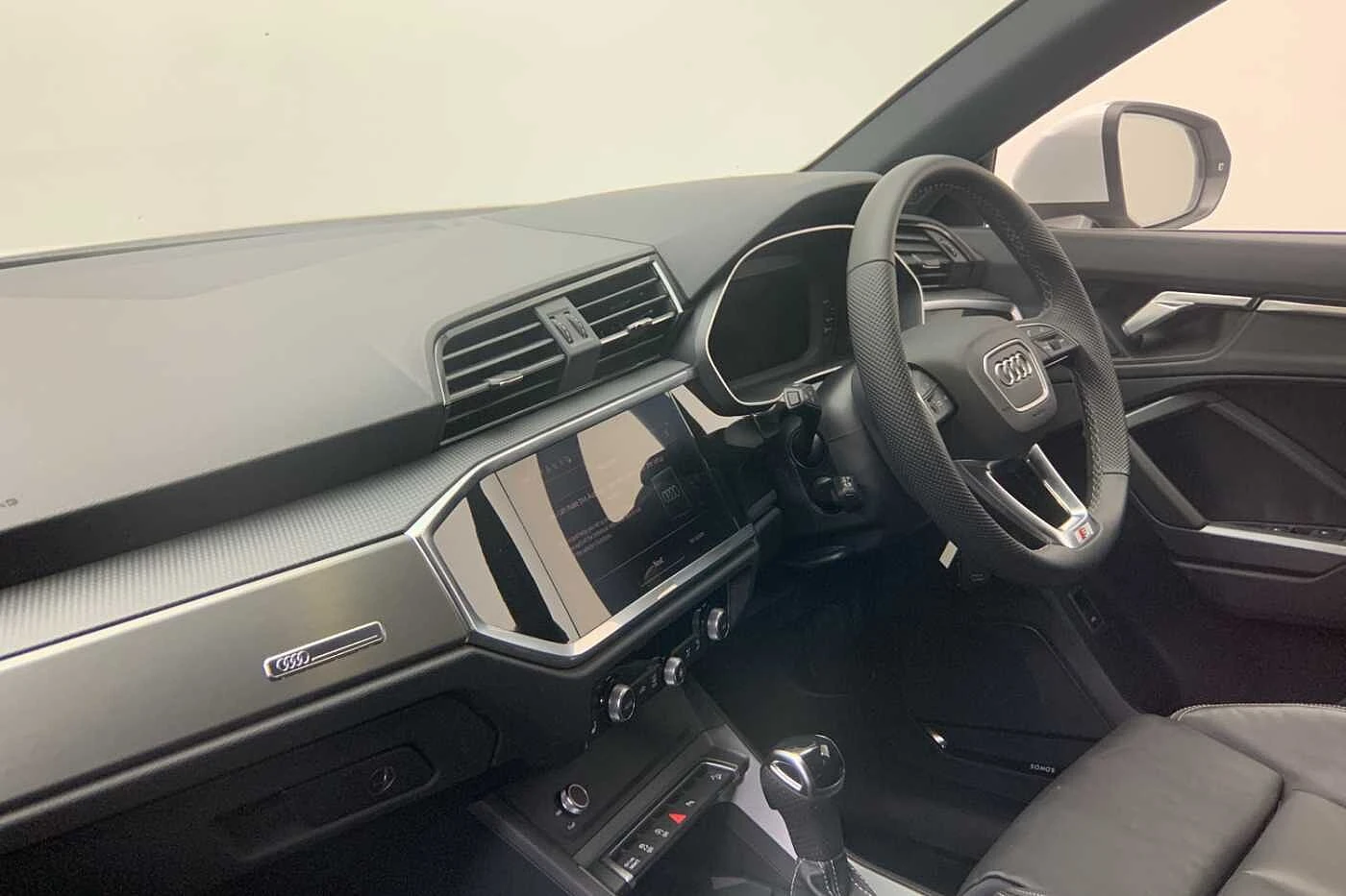 Audi-Q3-image-11