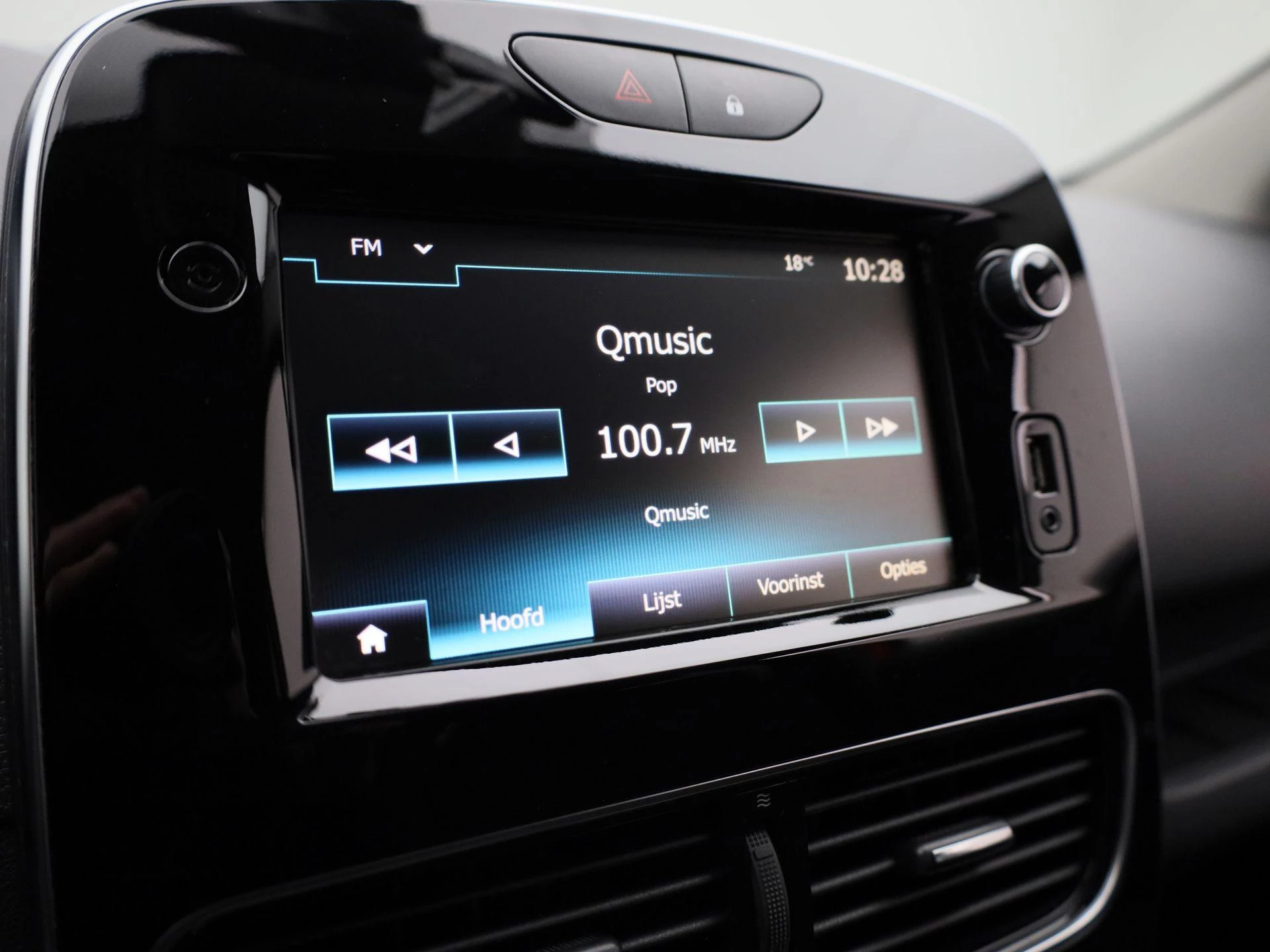 Renault-Clio-image-30