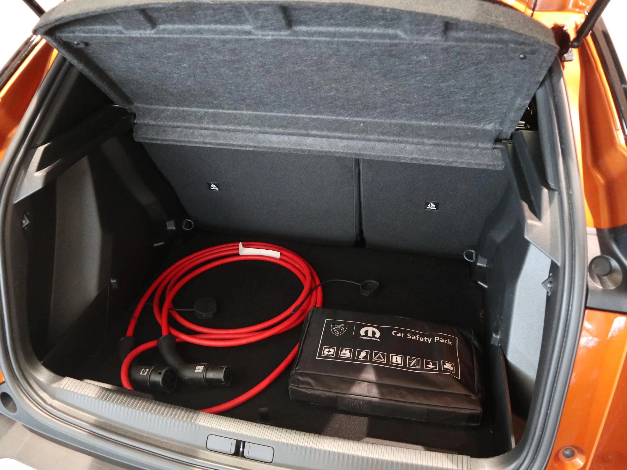 Peugeot-e-2008-image-18
