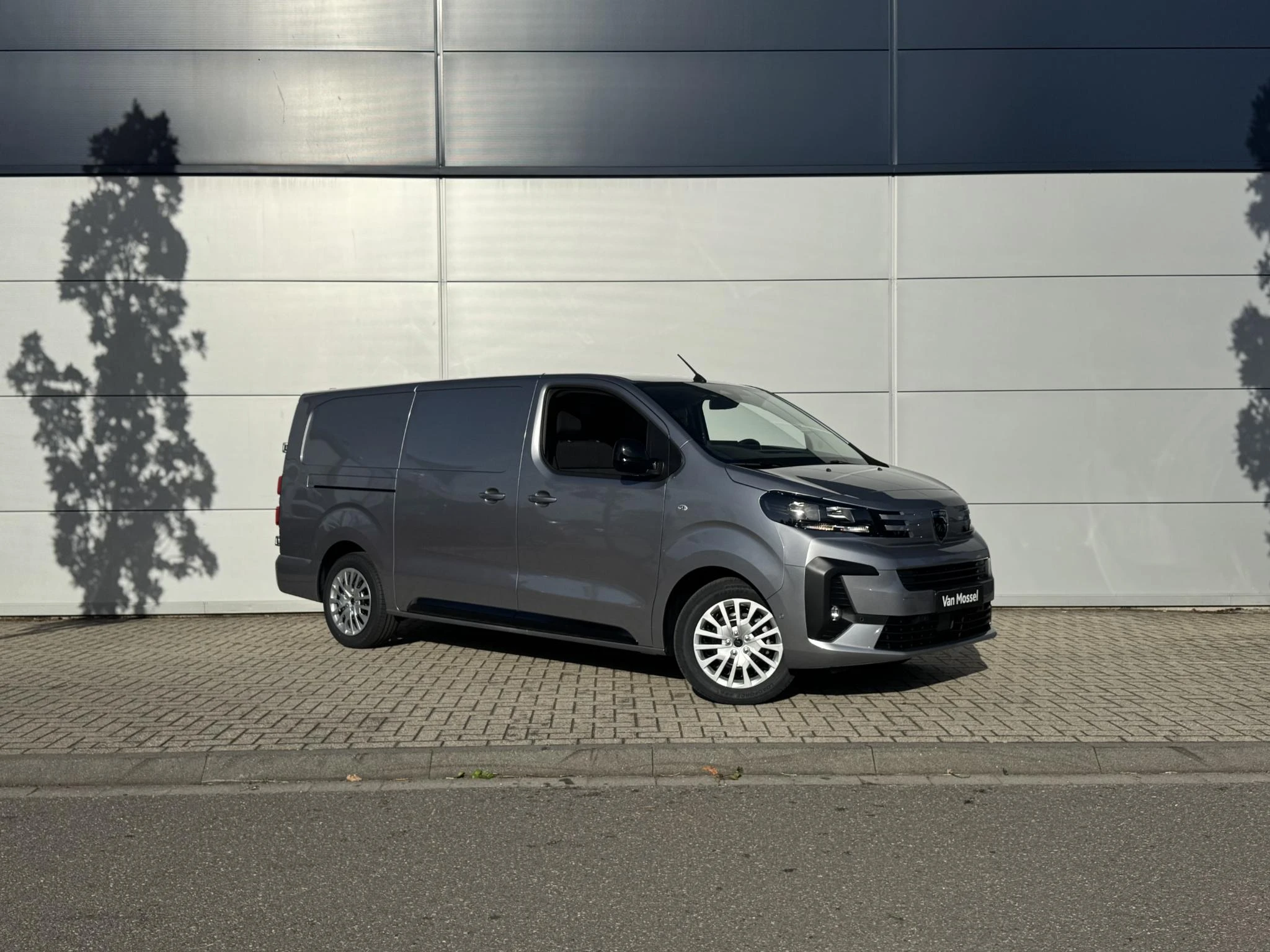 Peugeot-e-Expert-image-7