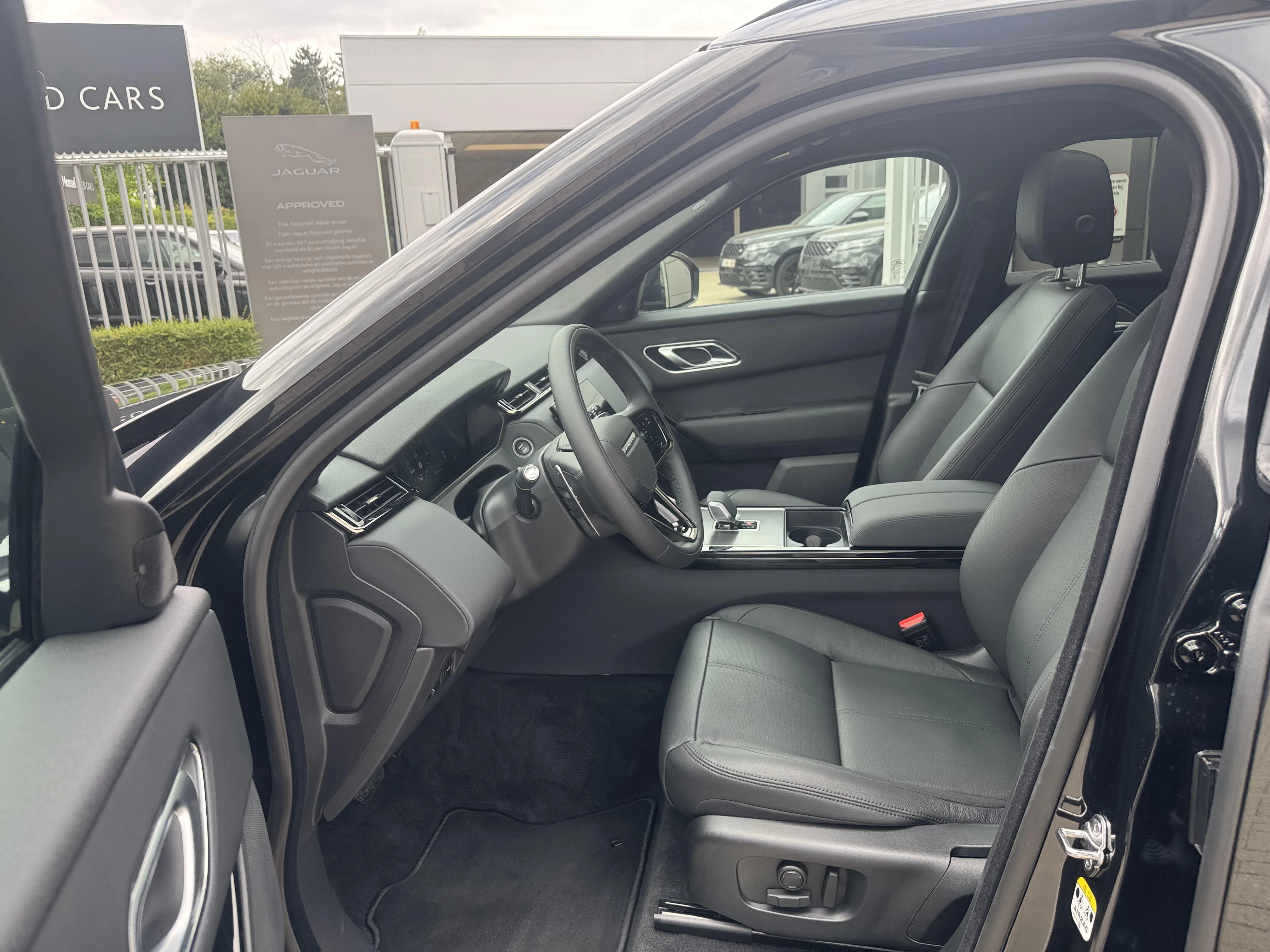 Land Rover Range Rover Velar P400e S AWD Auto. 26MY