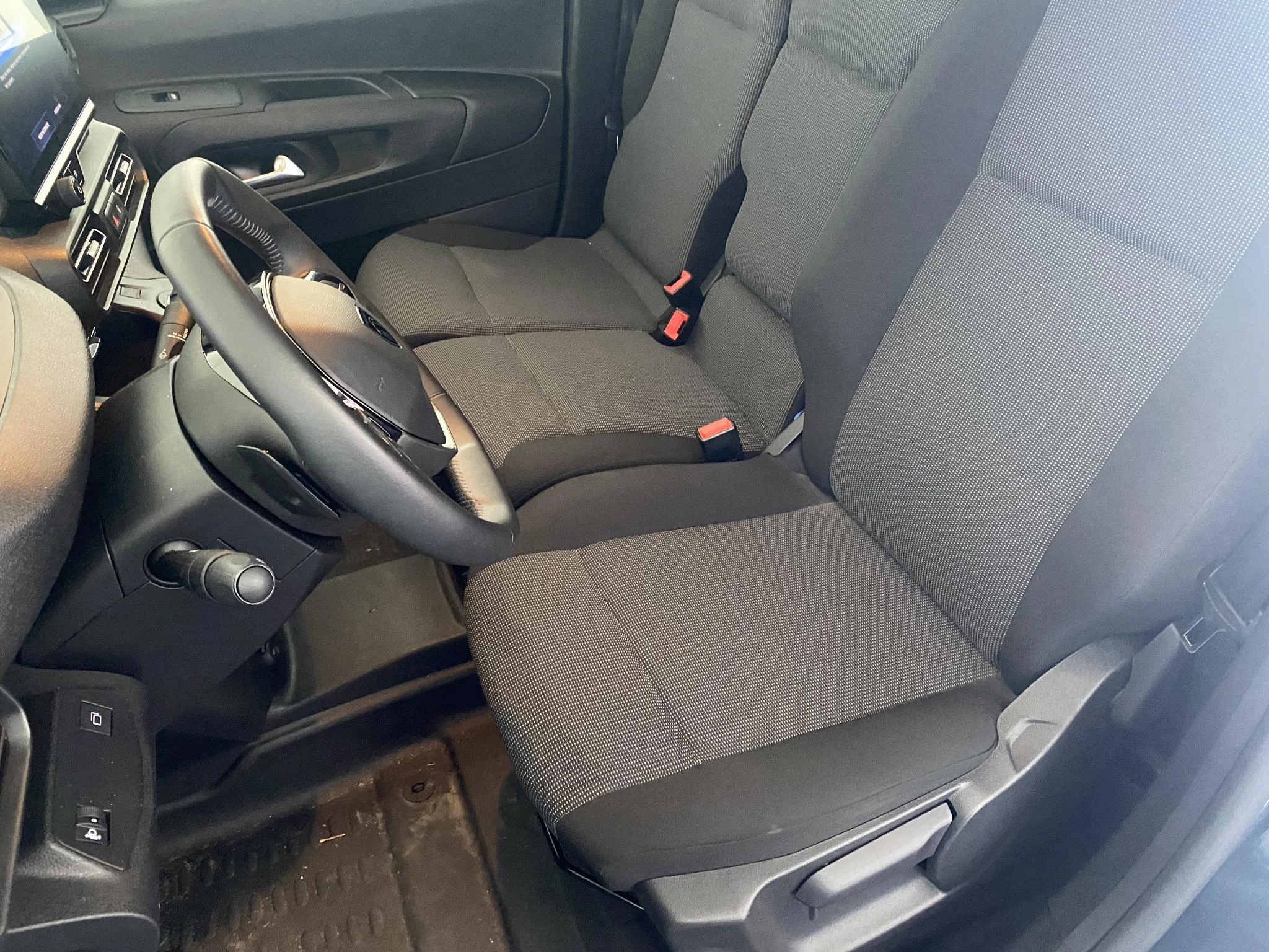 Peugeot-e-Partner-image-11