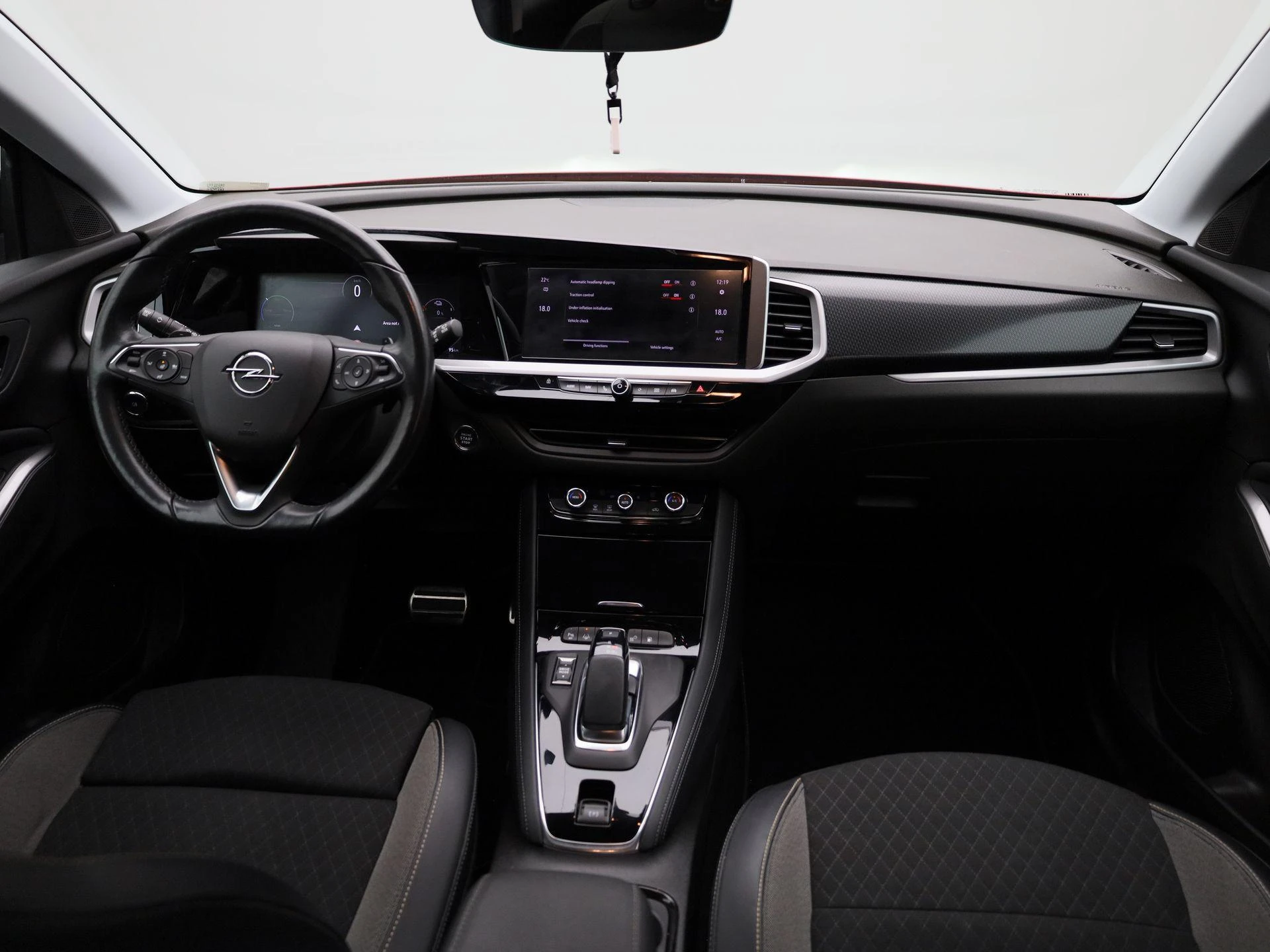 Opel-Grandland-image-35