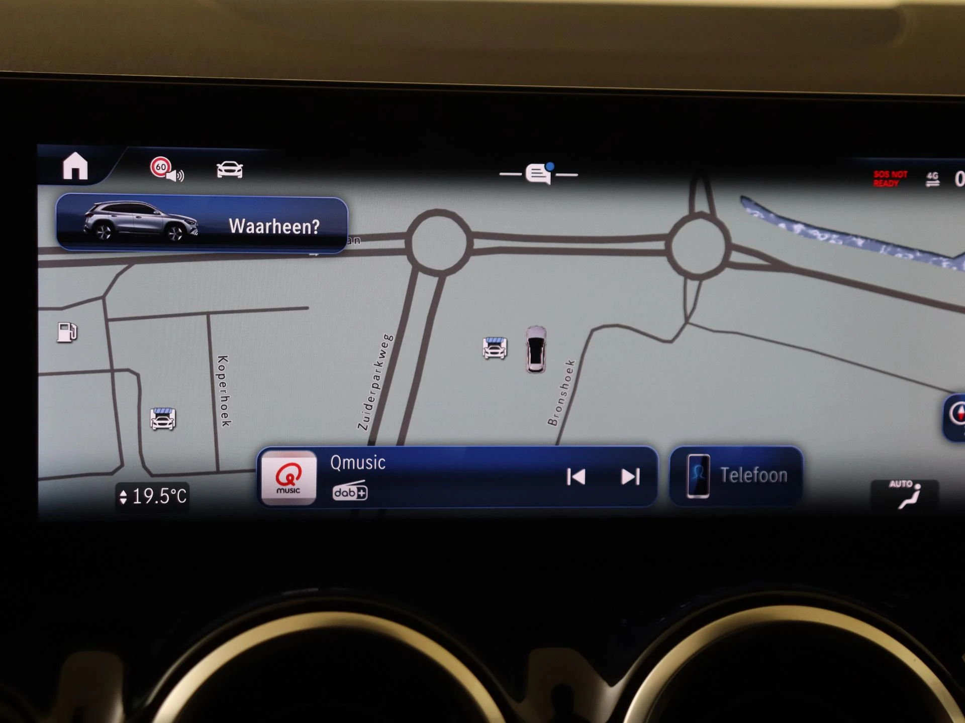Mercedes-Benz-GLA-image-17