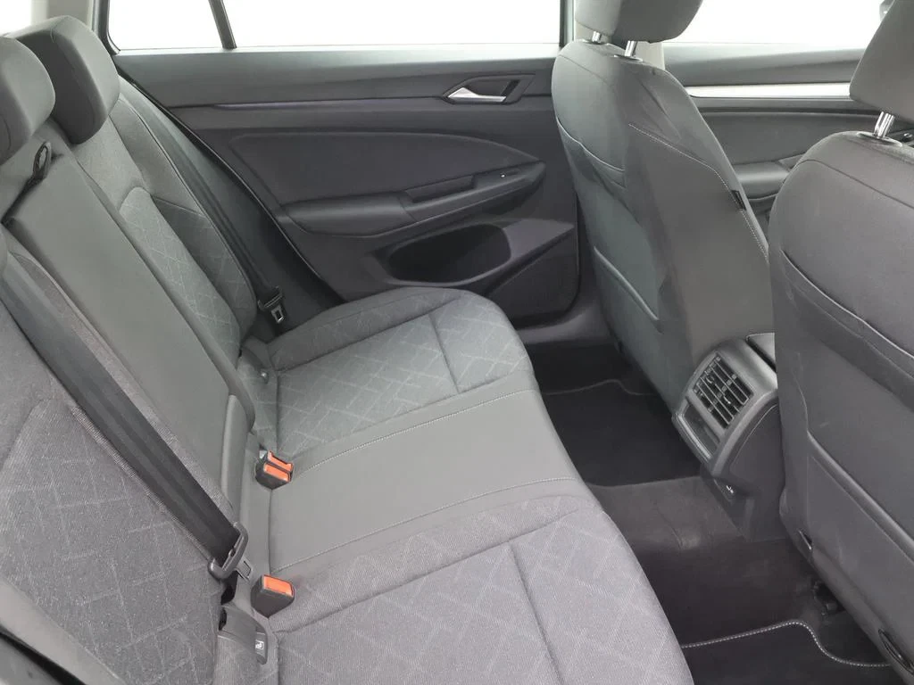Volkswagen-Golf-image-11