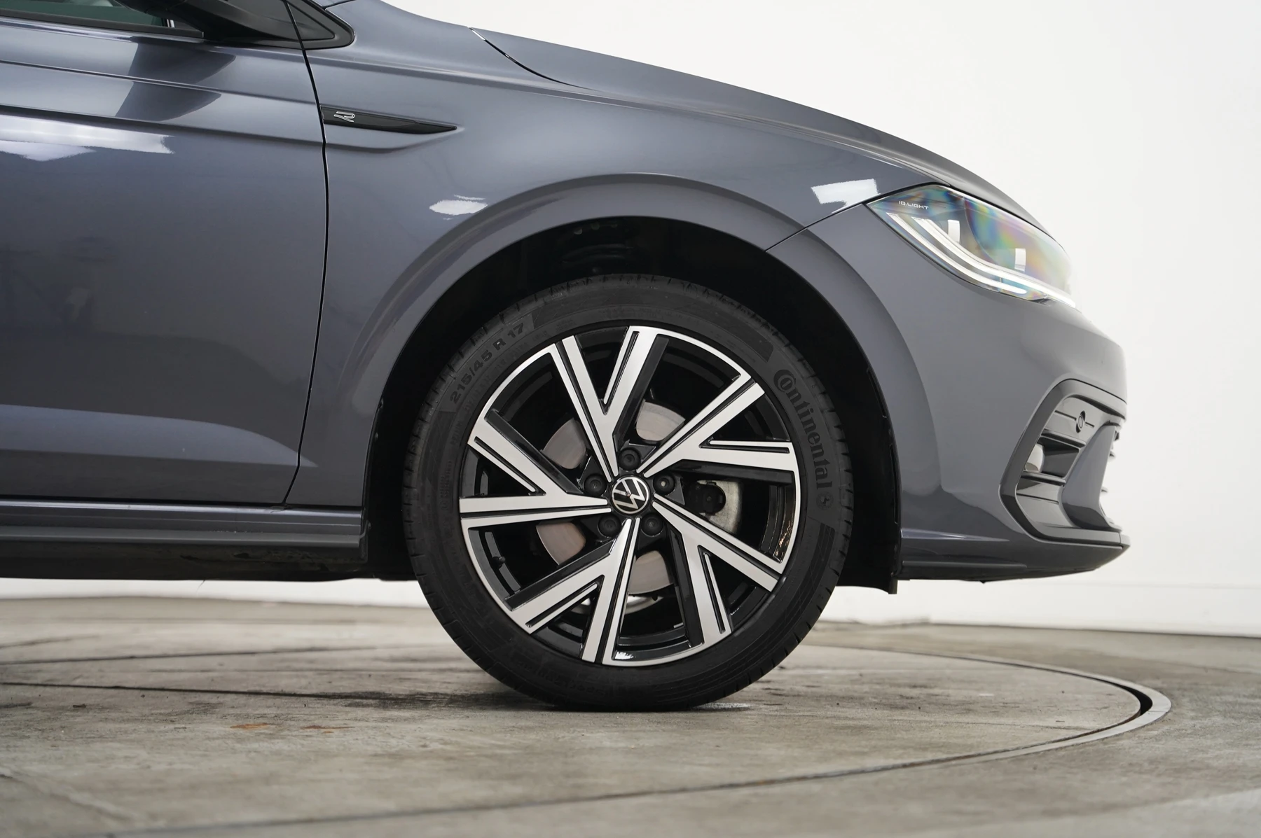 Volkswagen-Polo-image-35