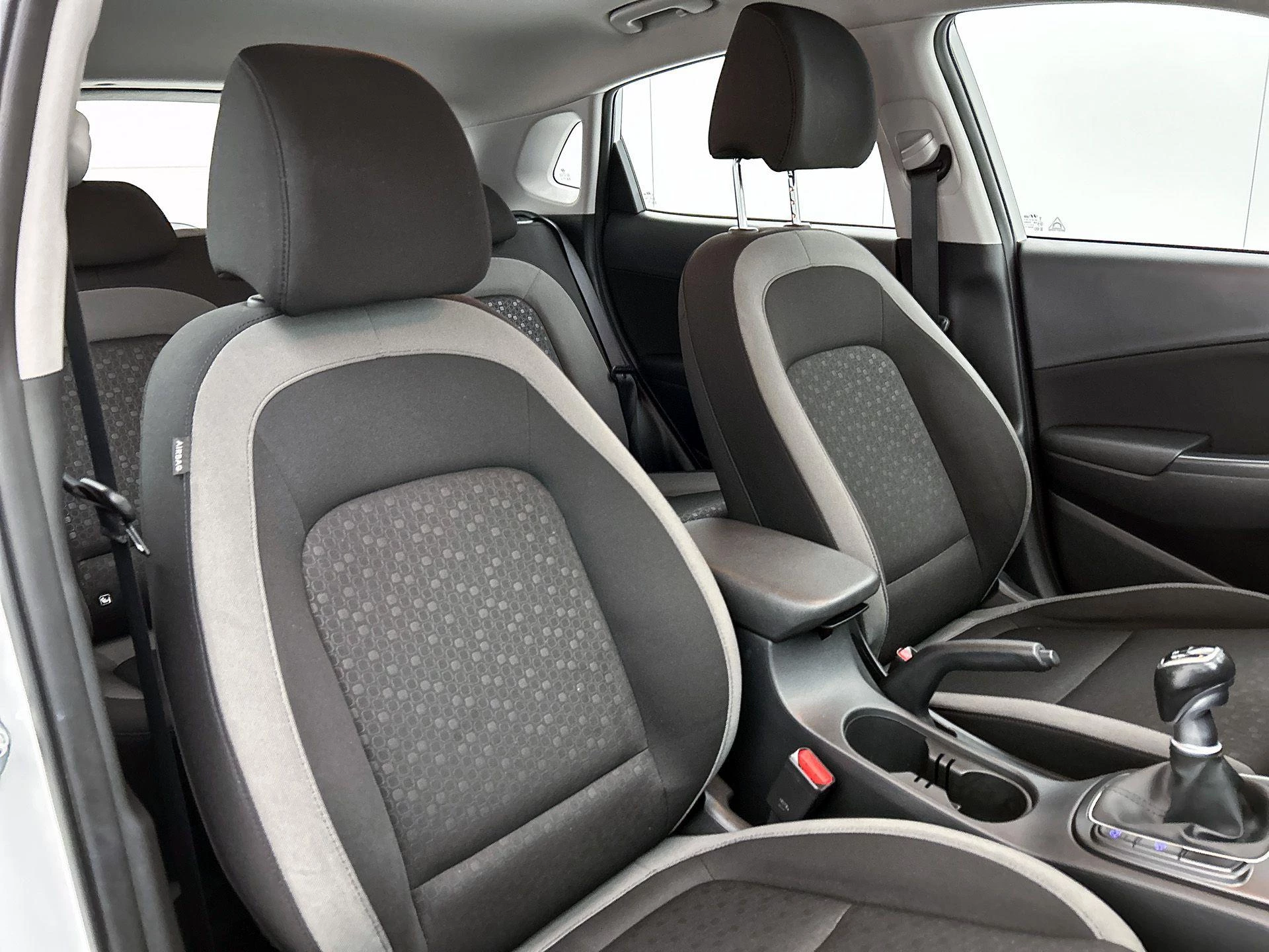 Hyundai-Kona-image-26