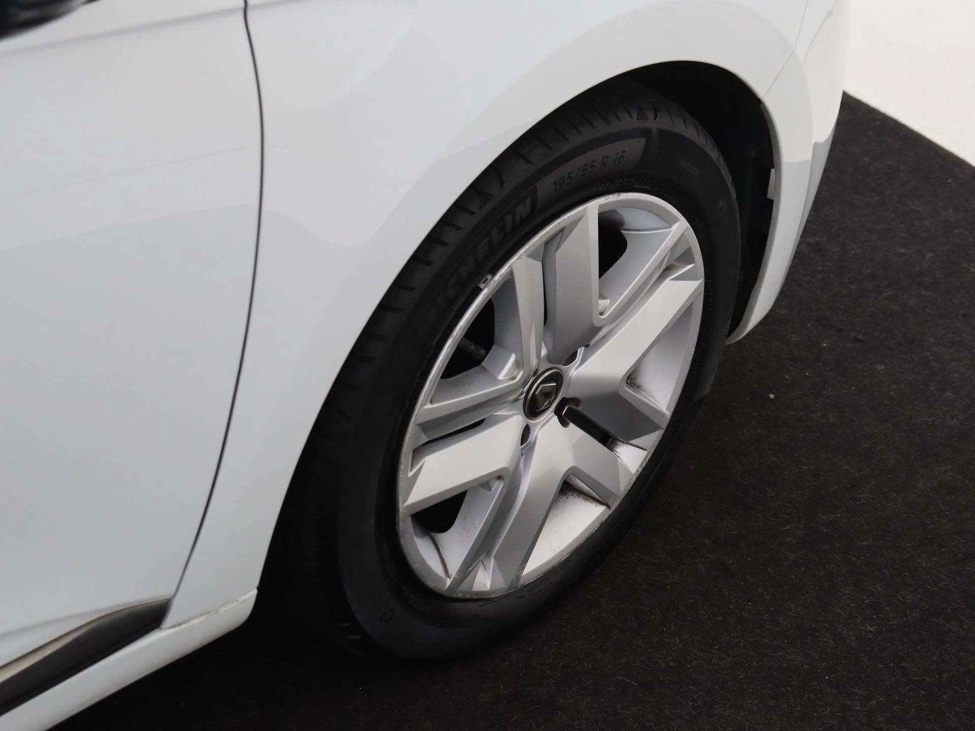 Renault-Clio-image-10