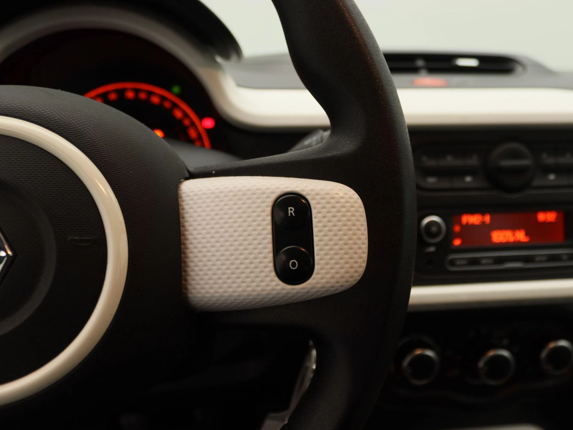 Renault-Twingo-image-16