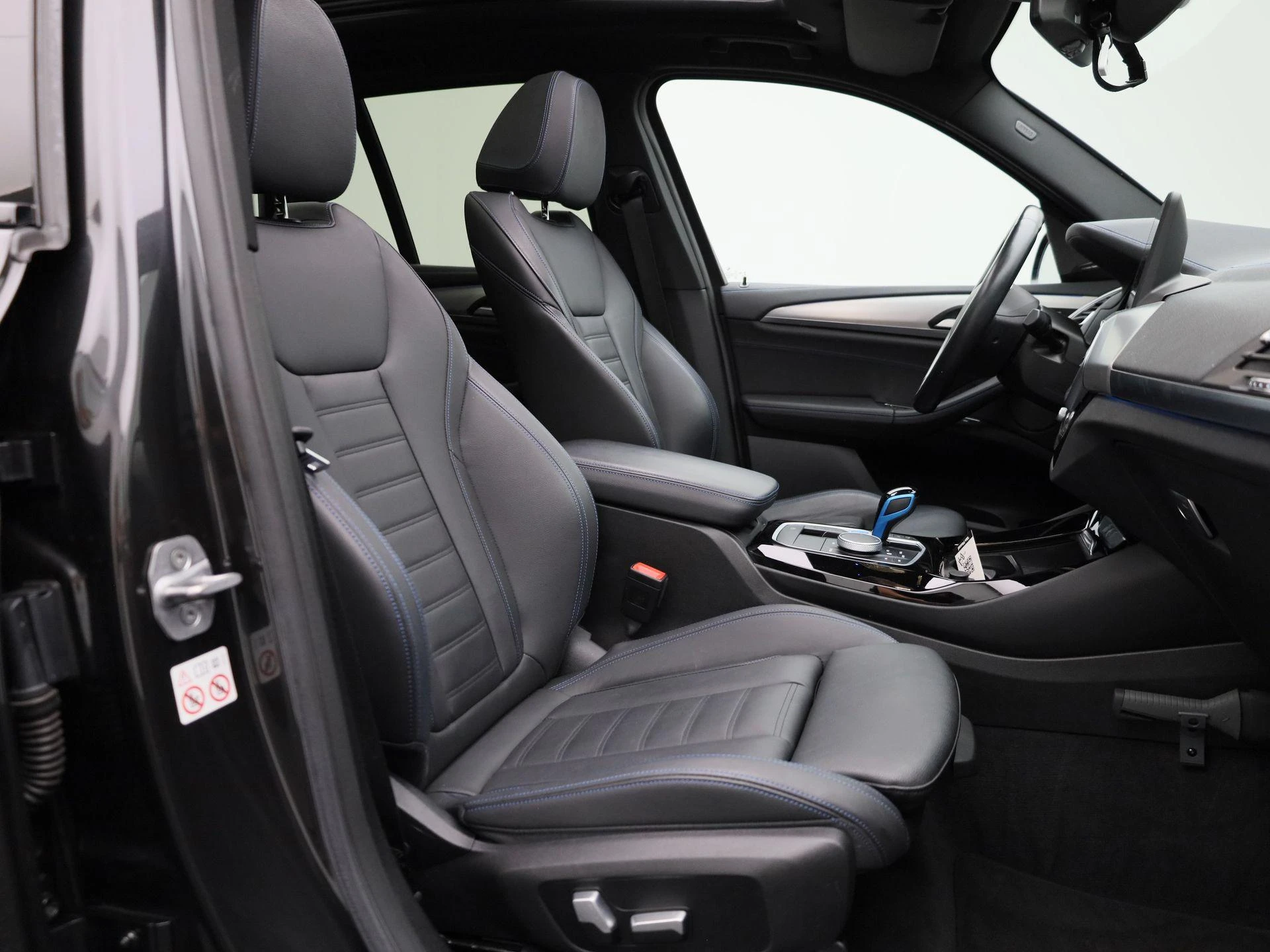 BMW-iX3-image-39
