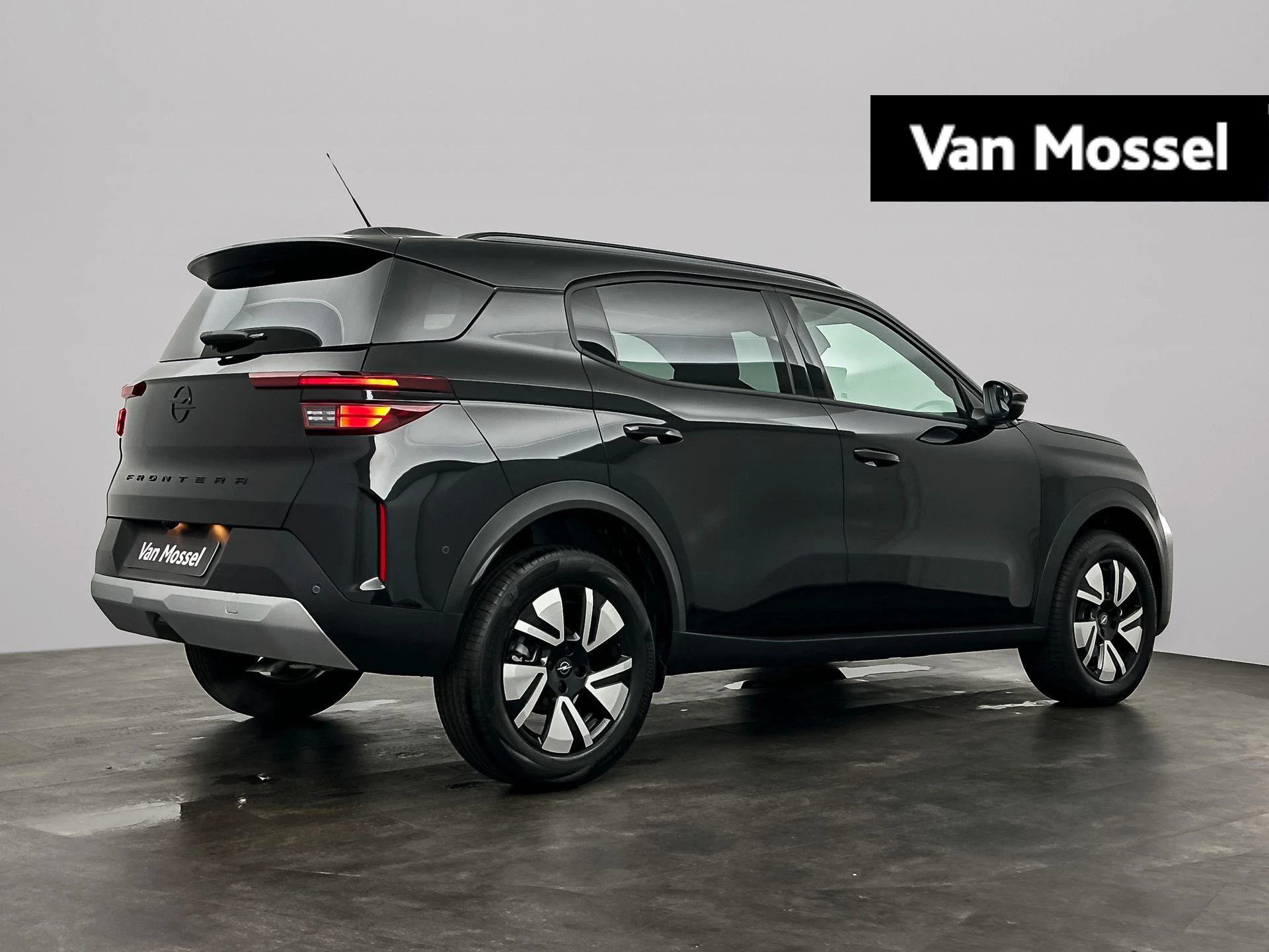 Opel-Frontera-image-0