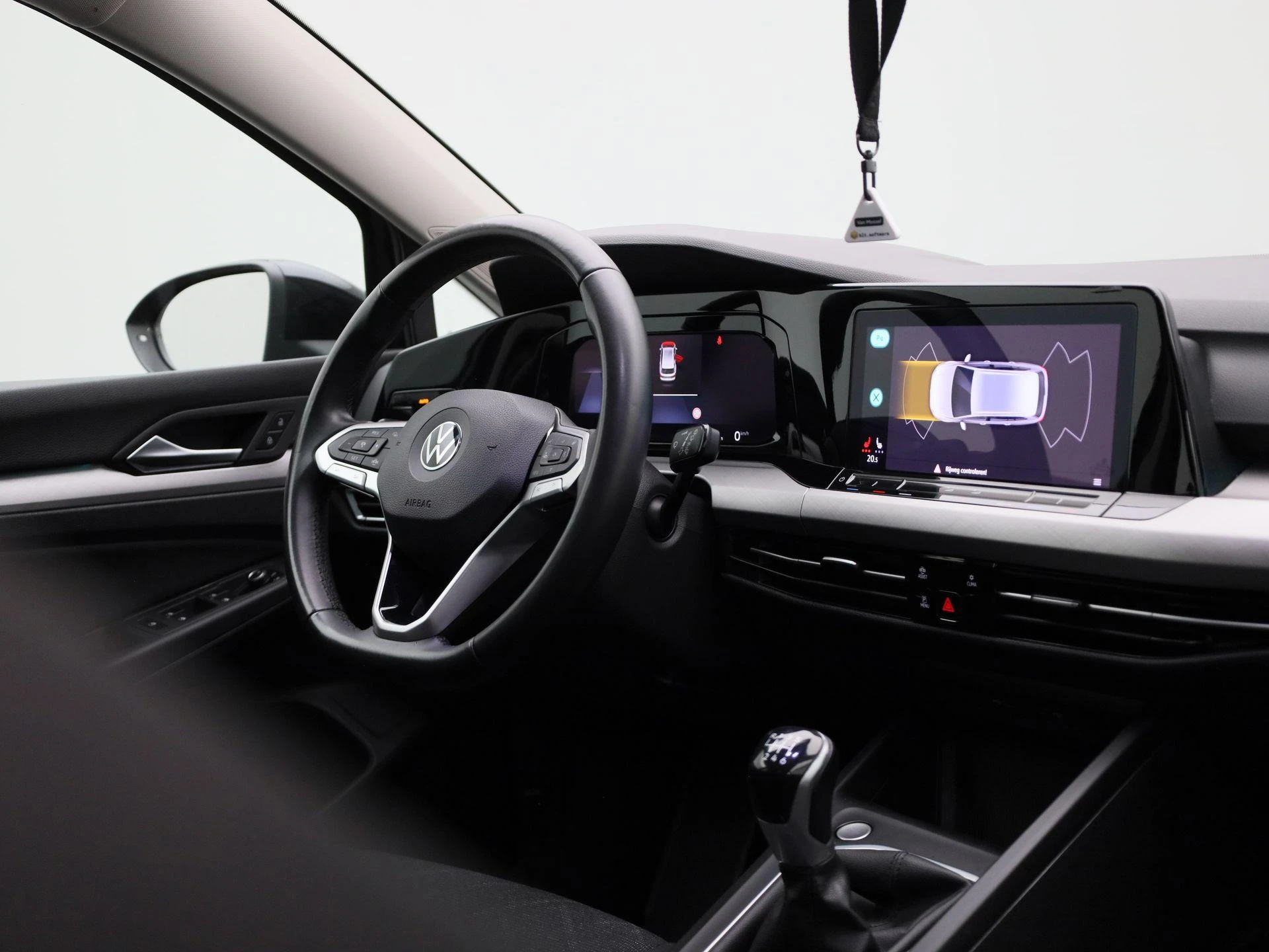 Volkswagen-Golf-image-33