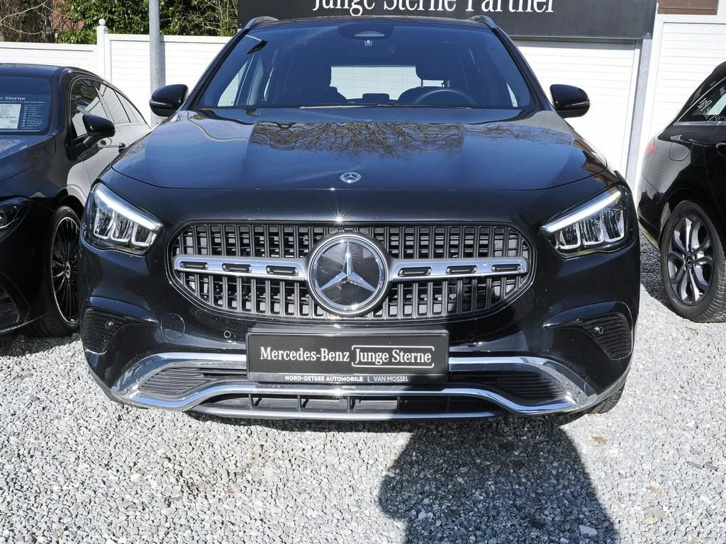 Mercedes-Benz-GLA 200 d-image-3