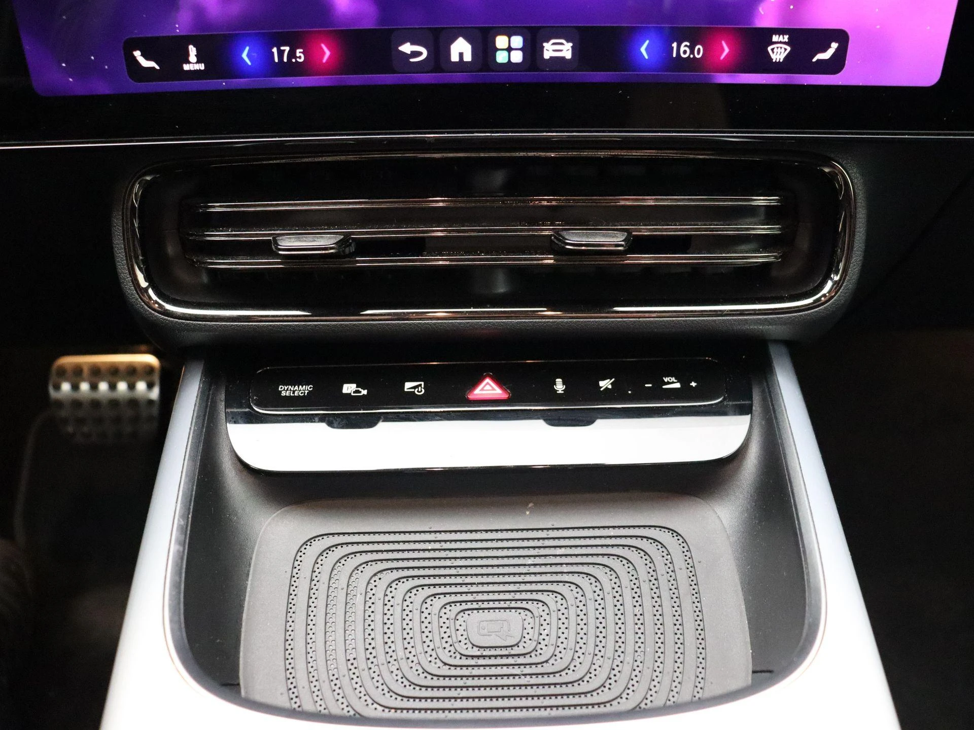 Mercedes-Benz-CLA-image-20