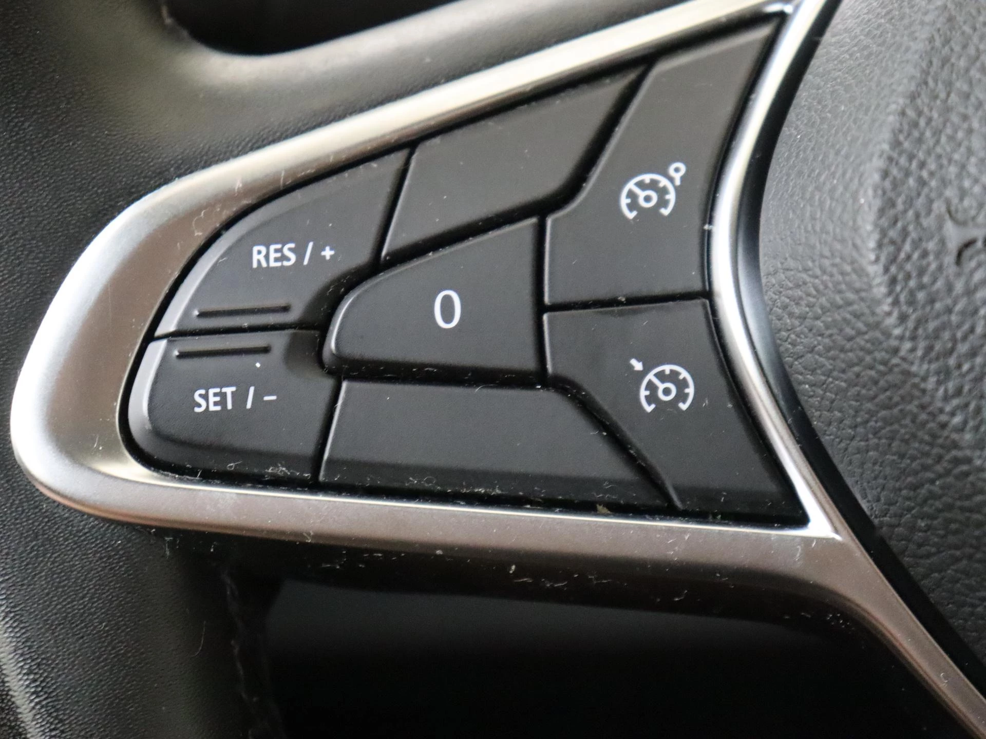 Renault-Clio-image-12