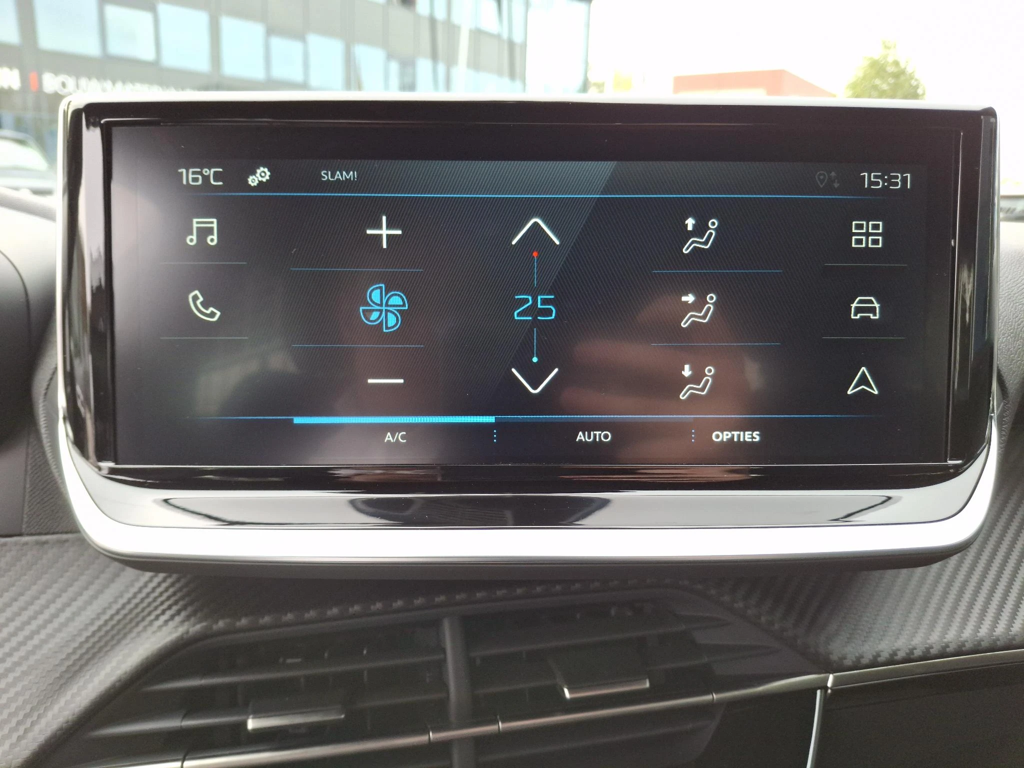 Peugeot-2008-image-18