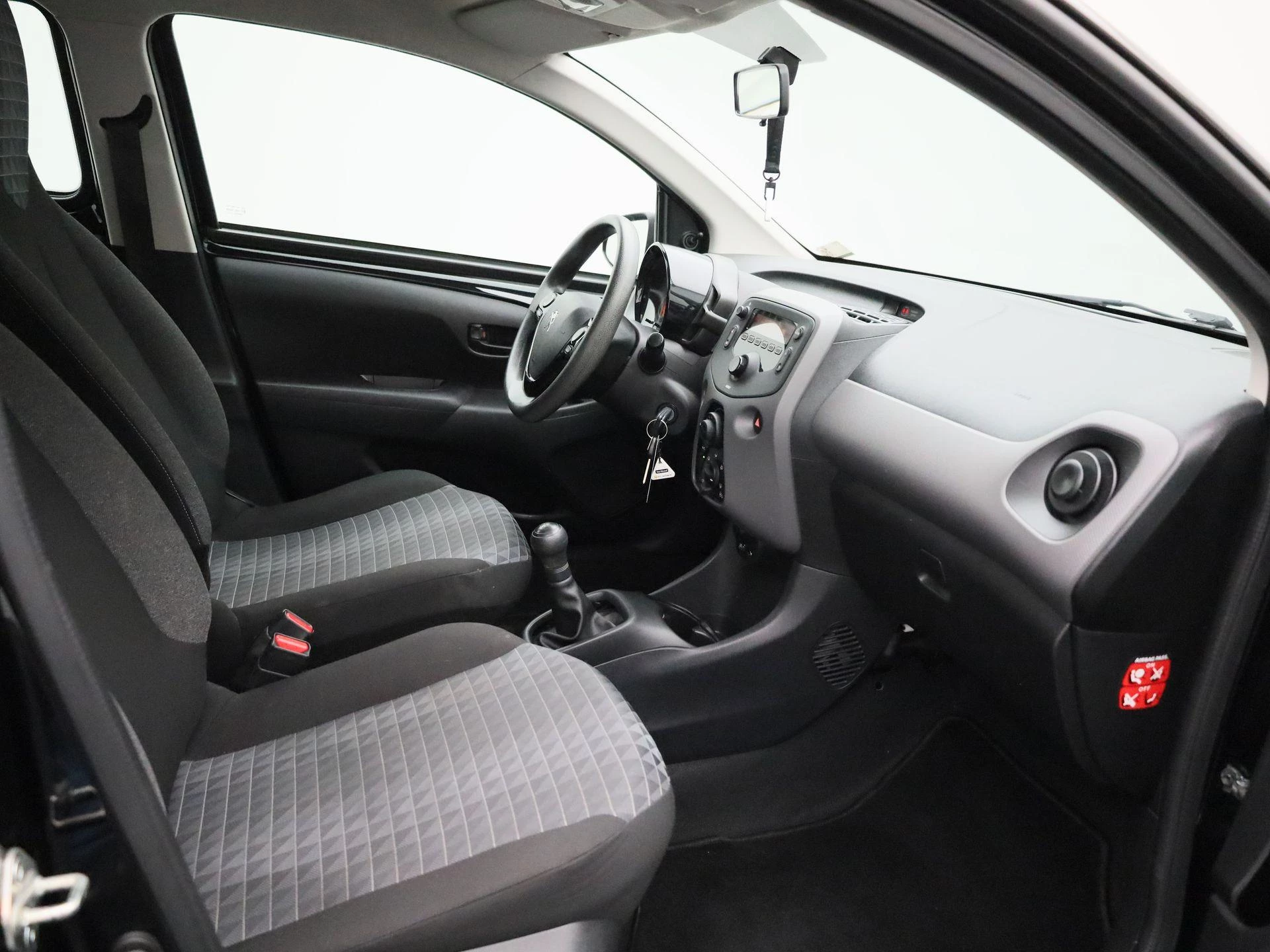 Peugeot-108-image-25