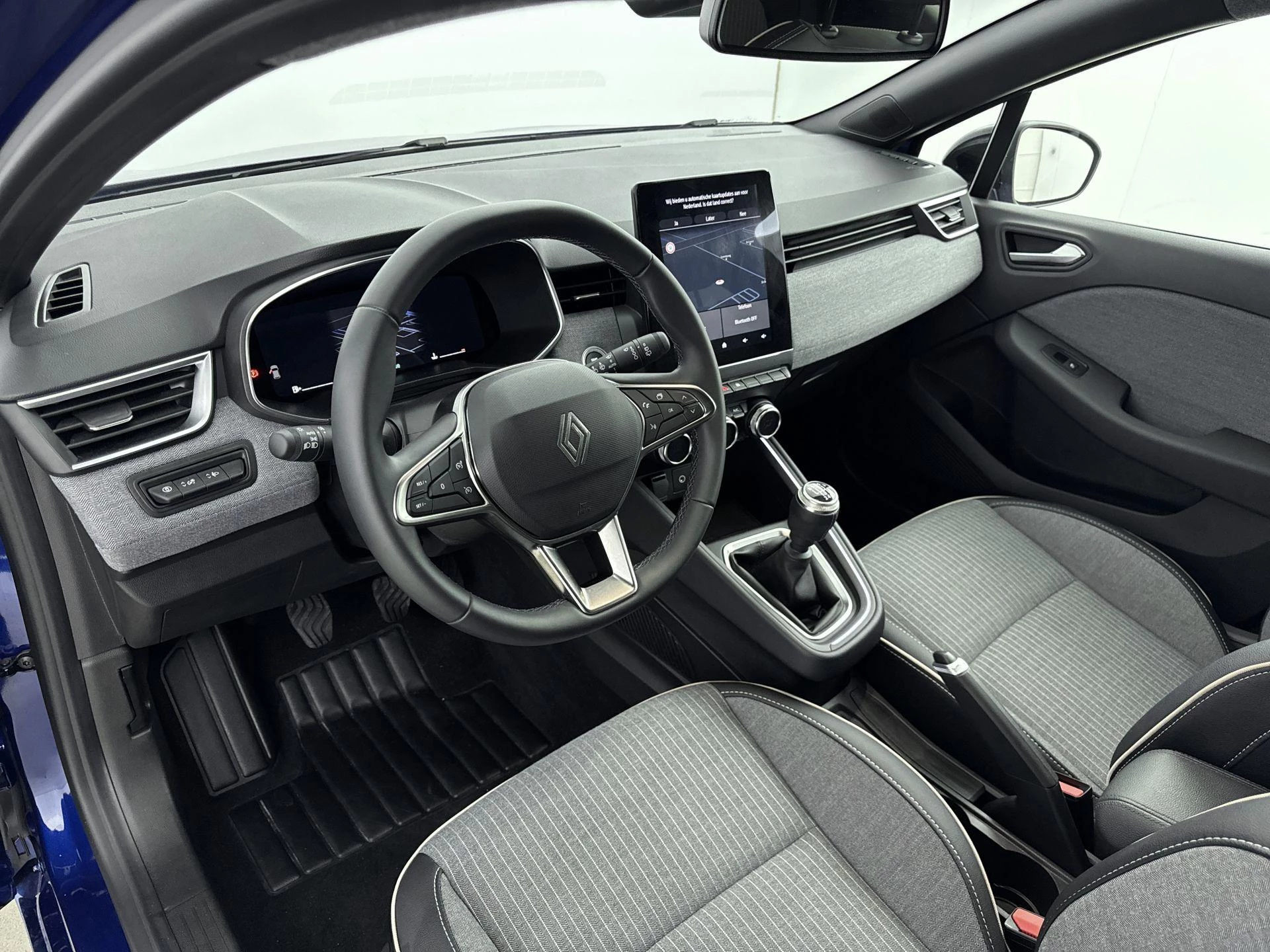 Renault-Clio-image-15