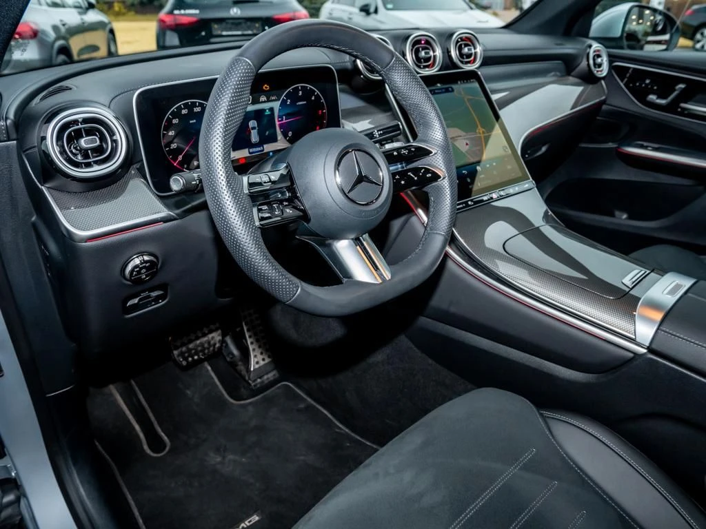 Mercedes-Benz-GLC 300 d-image-8