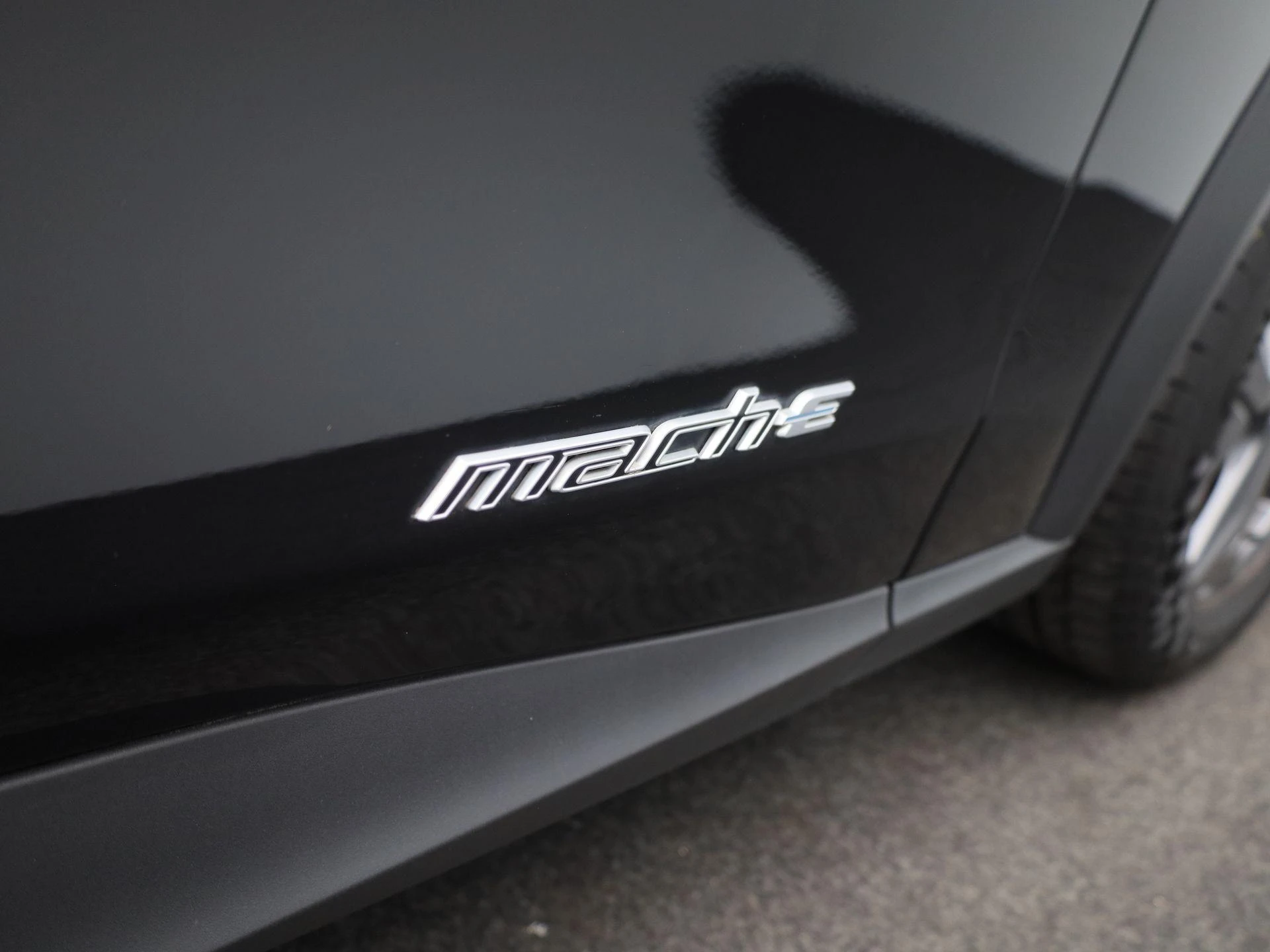 Ford-Mustang Mach-E-image-36