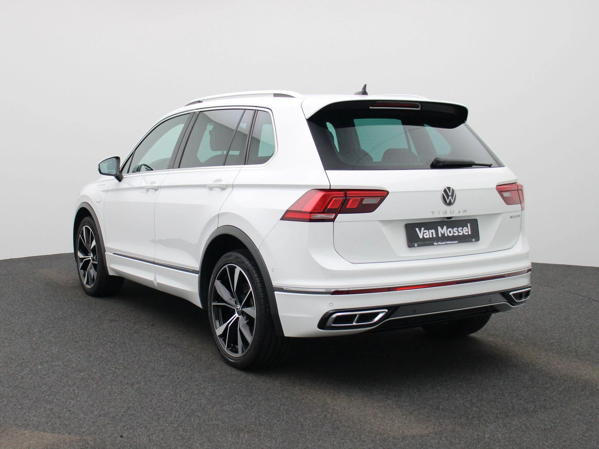 Volkswagen-Tiguan-image-1