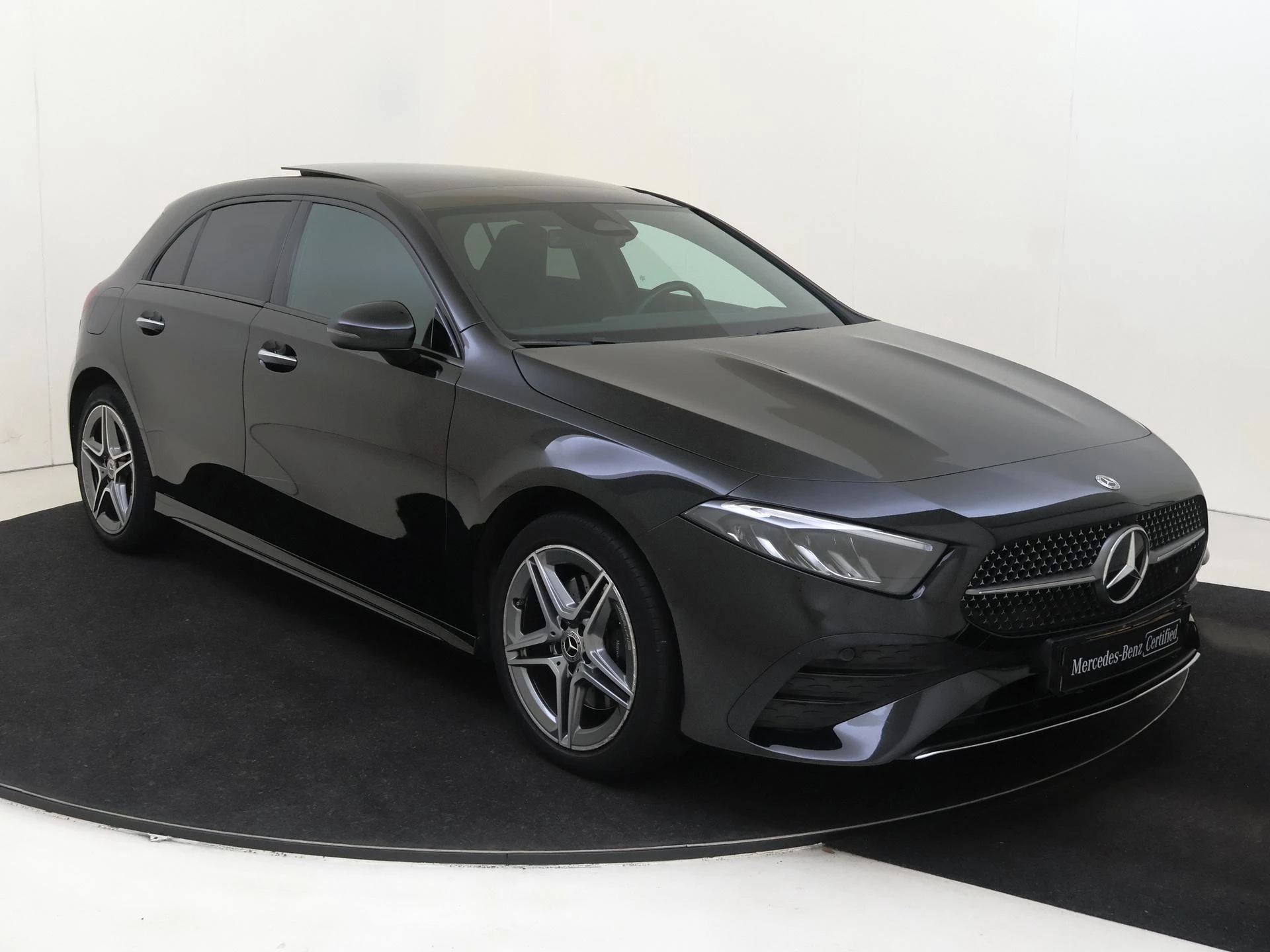 Mercedes-Benz-A-Klasse-image-4