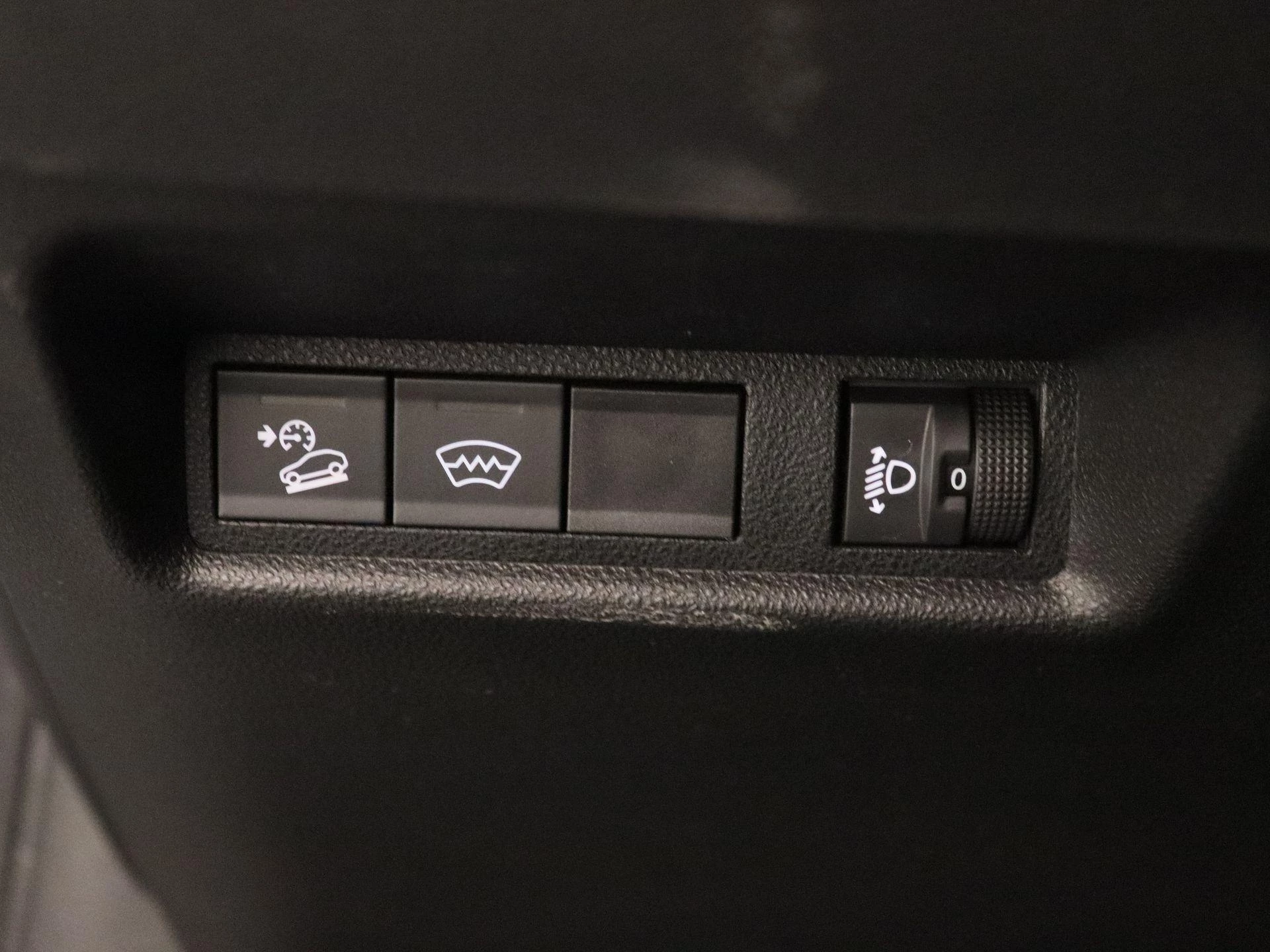 Jeep Avenger 1.2 e-Hybrid Summit