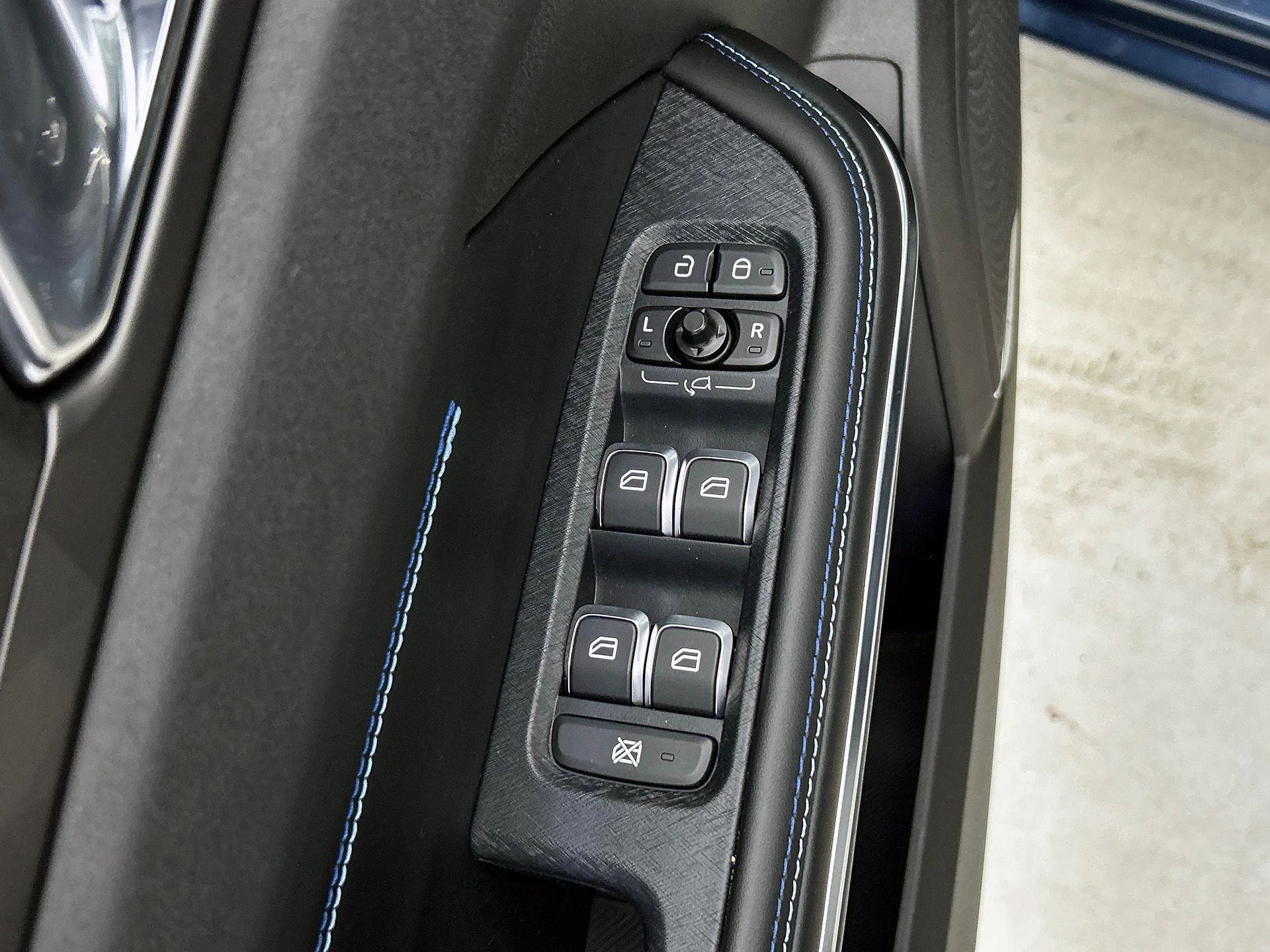 Lynk & Co-01-image-33
