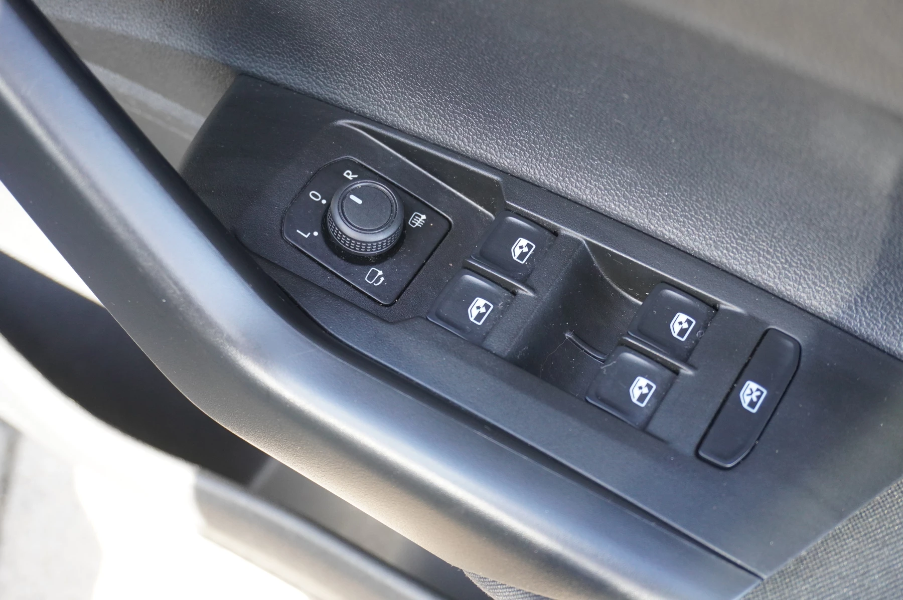 Volkswagen-Polo-image-30