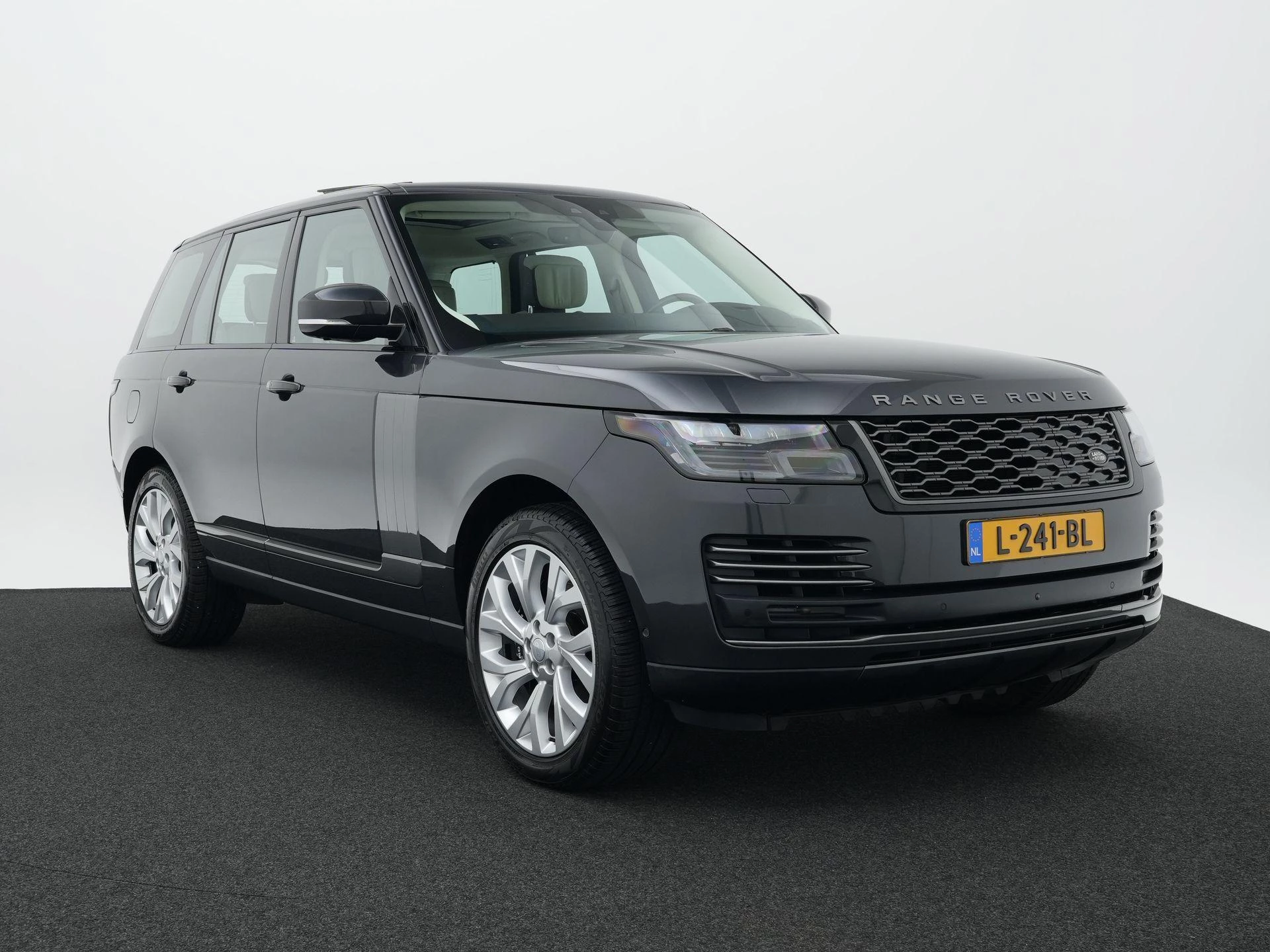 Land Rover-Range Rover-image-12