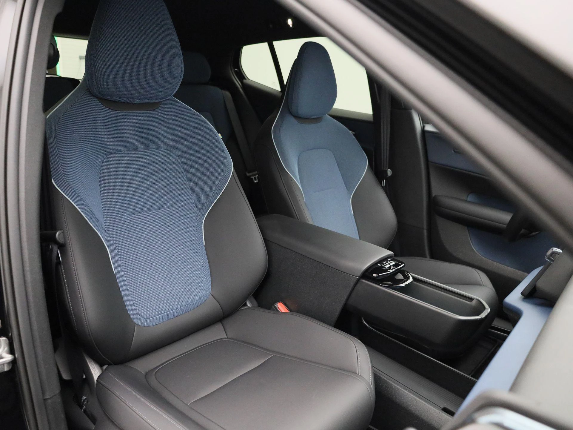 Volvo-EX30-image-46