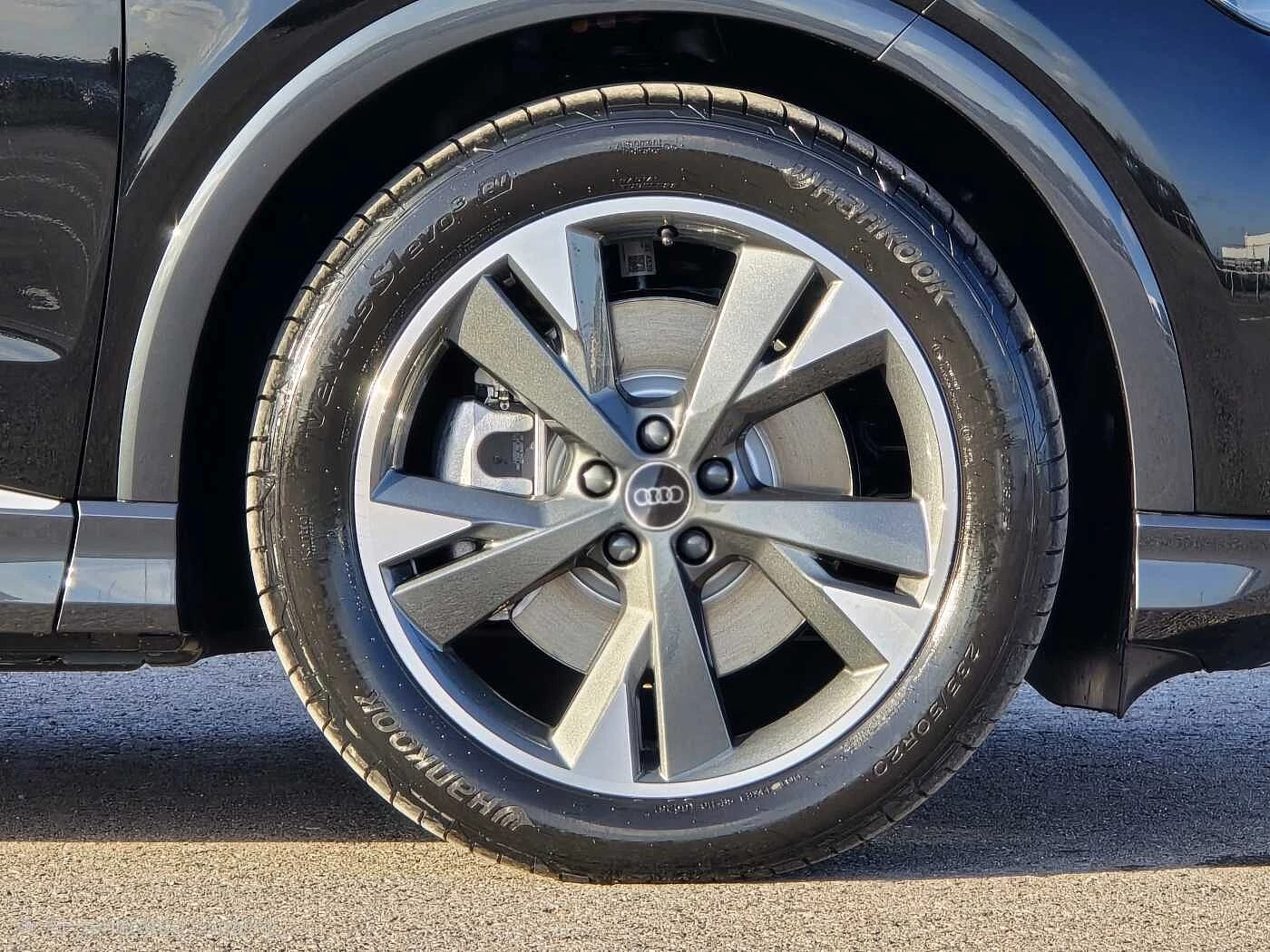 Audi-Q4 e-tron-image-4