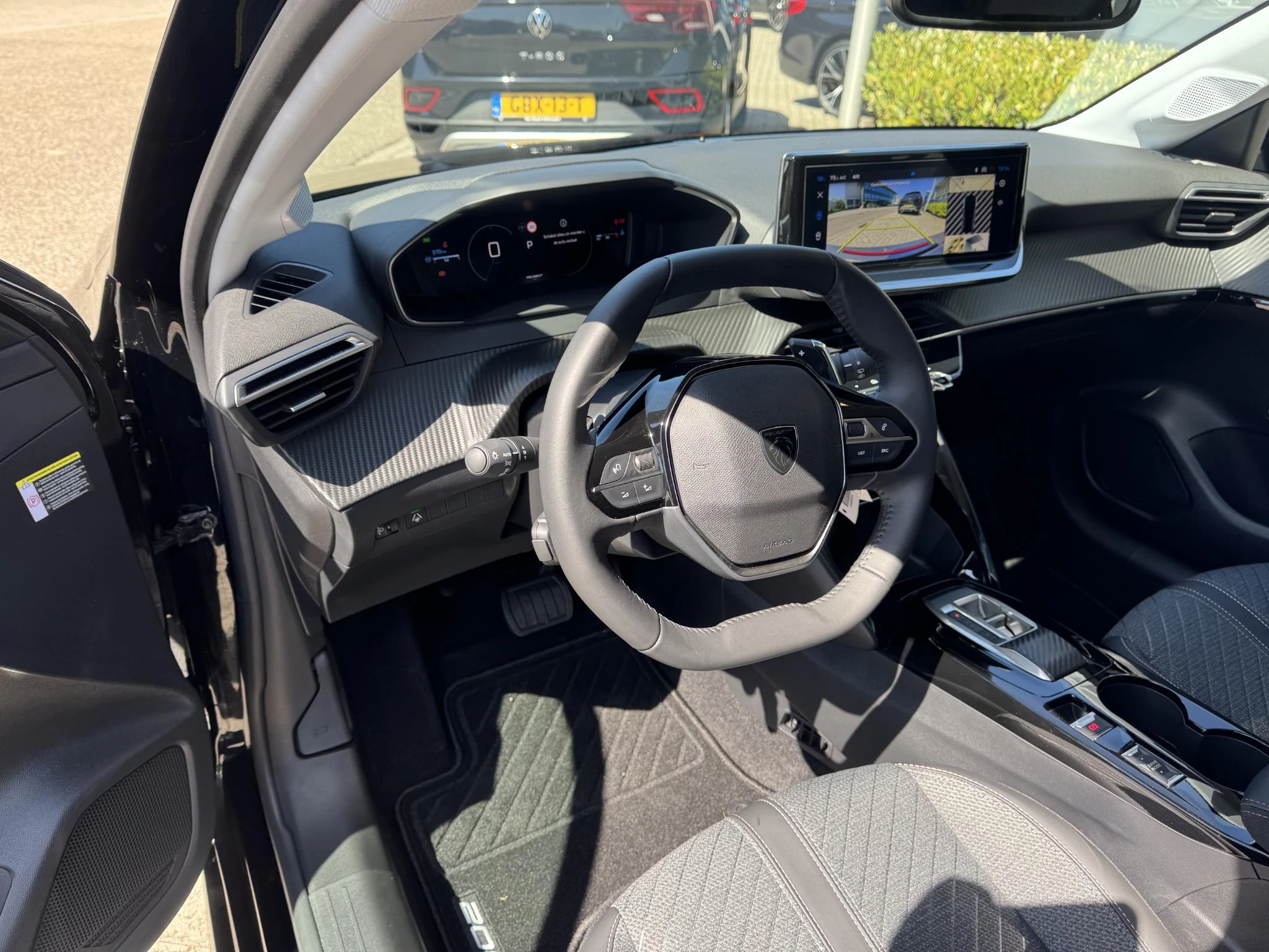 Peugeot-208-image-16