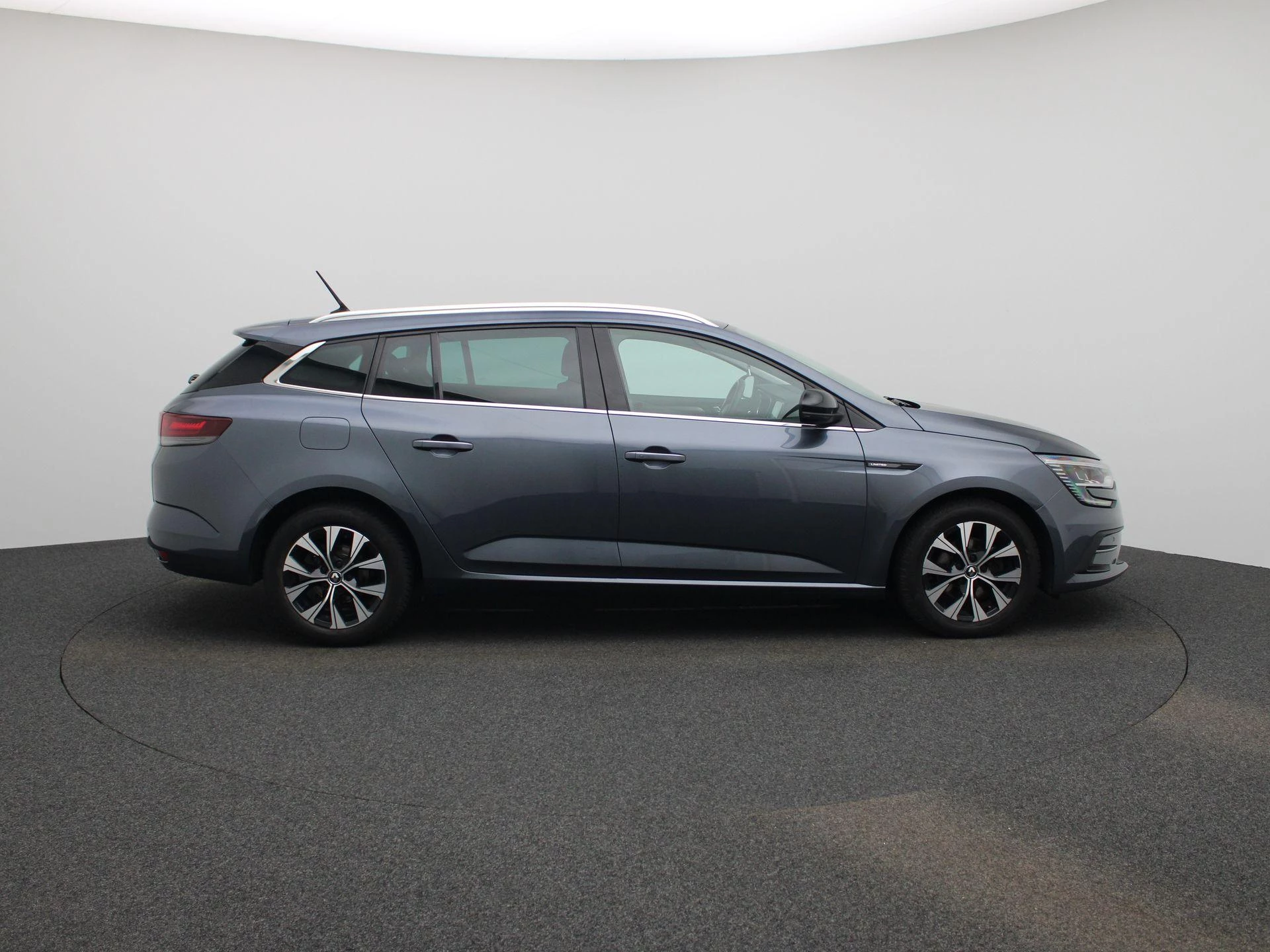 Renault-Mégane Grand Tour-image-5