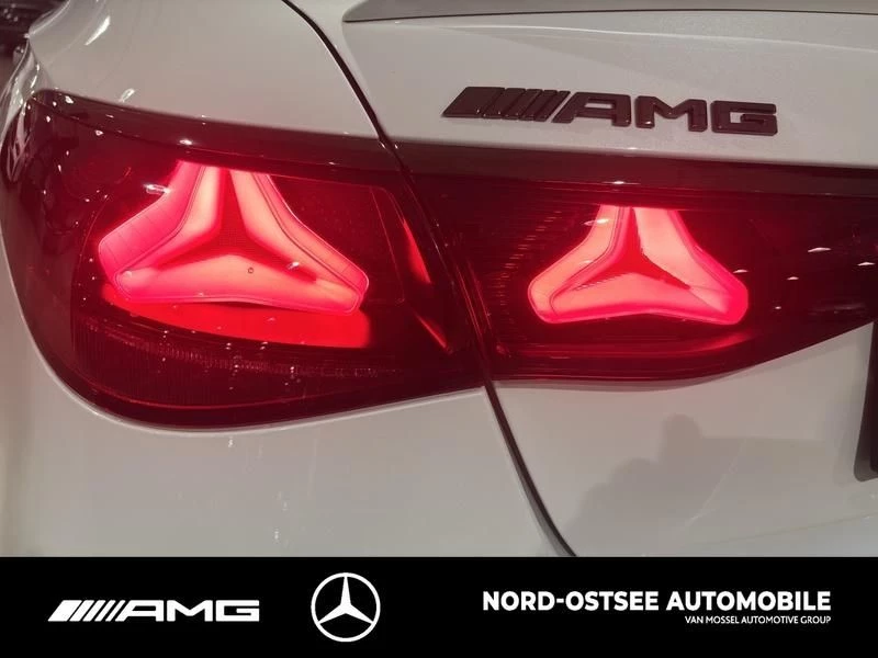 Mercedes-Benz-E-Klasse-image-12