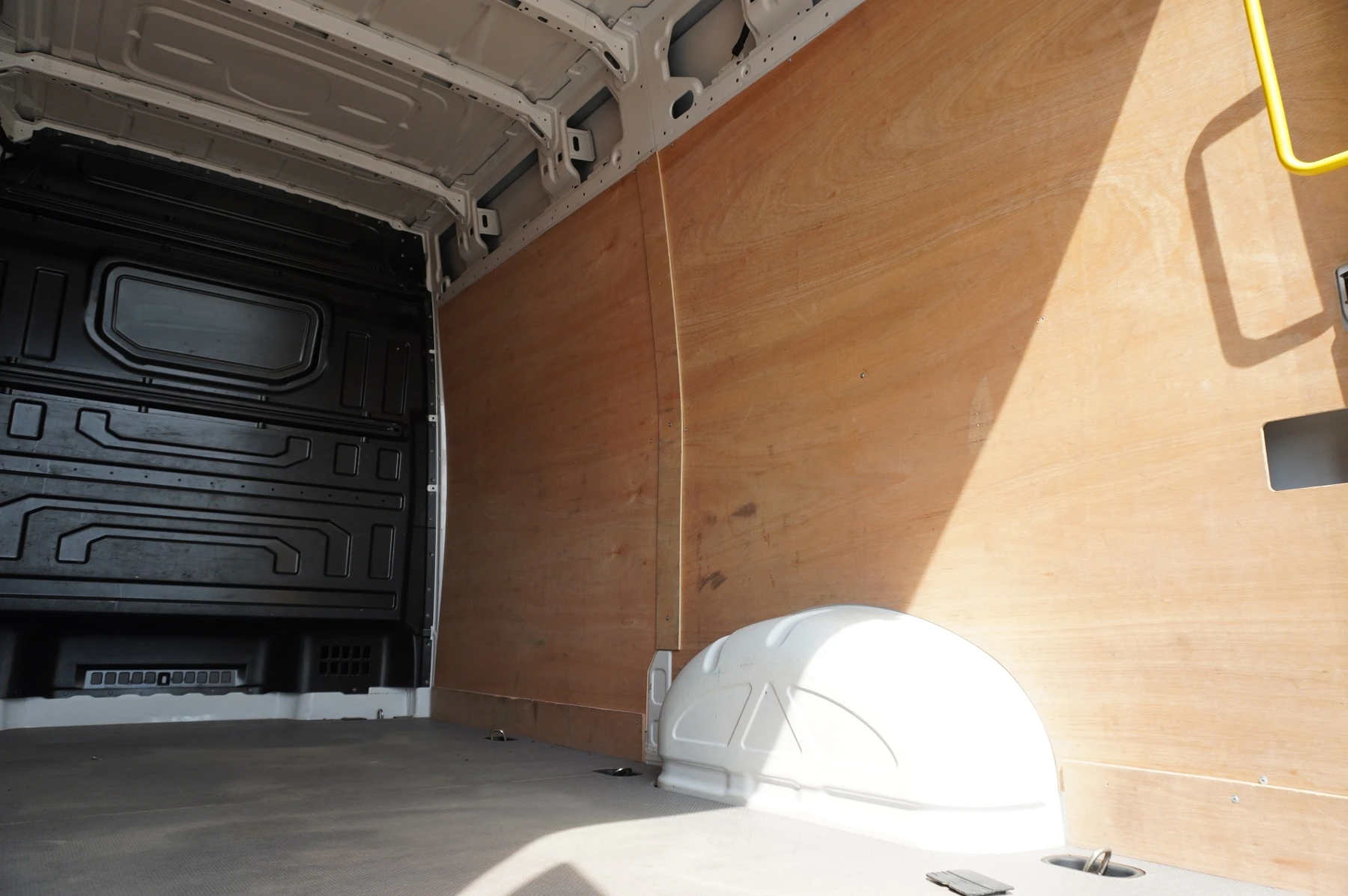Volkswagen-Crafter-image-21