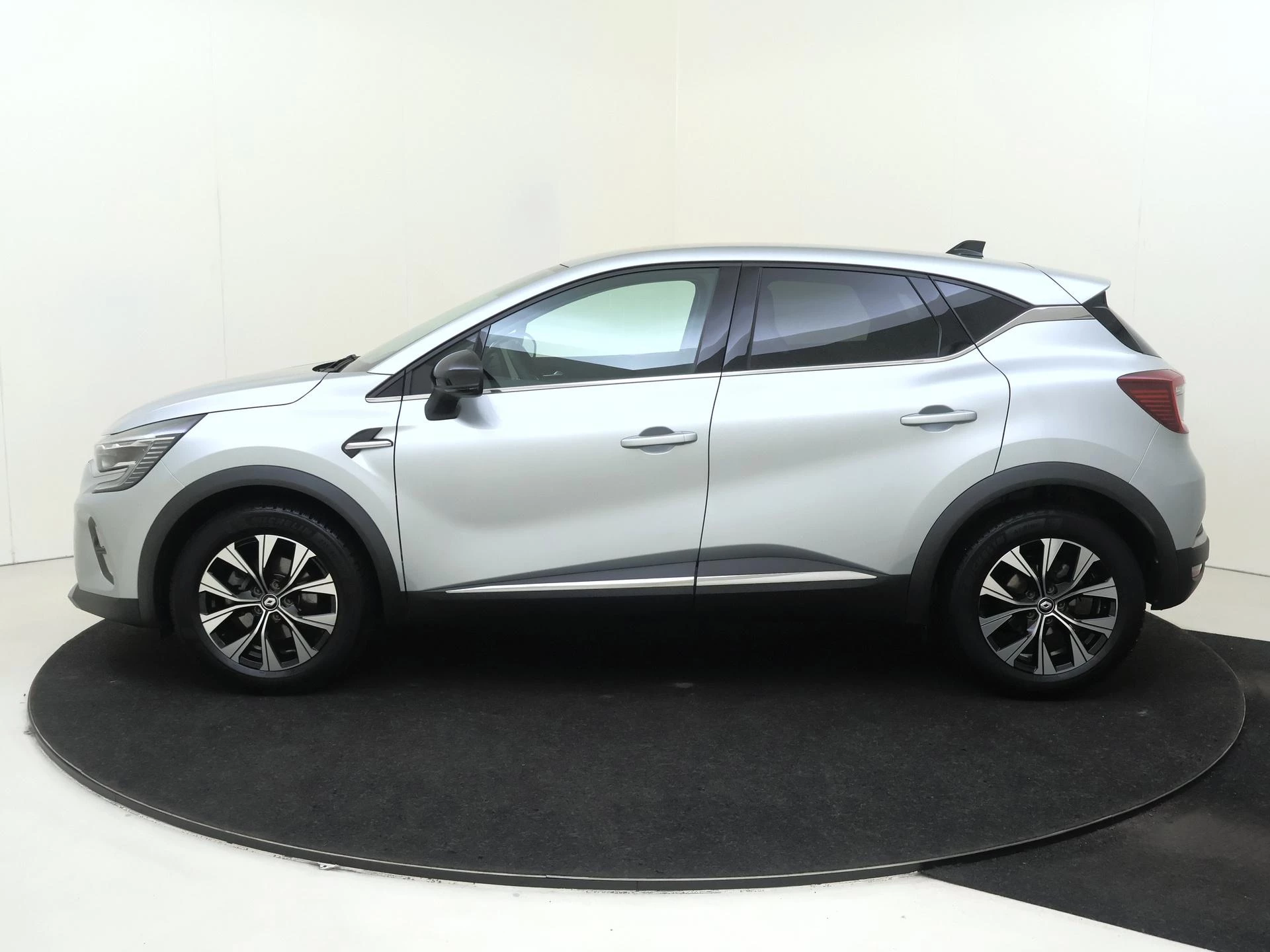 Renault-Captur-image-7