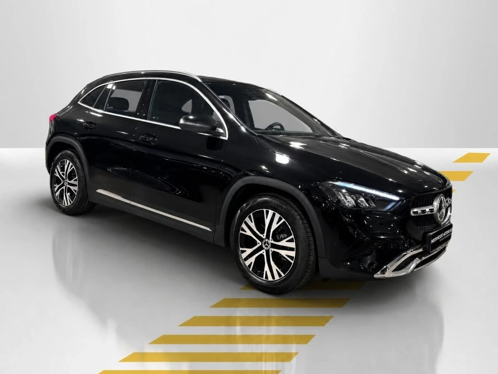 Mercedes-Benz-GLA 200-image-16