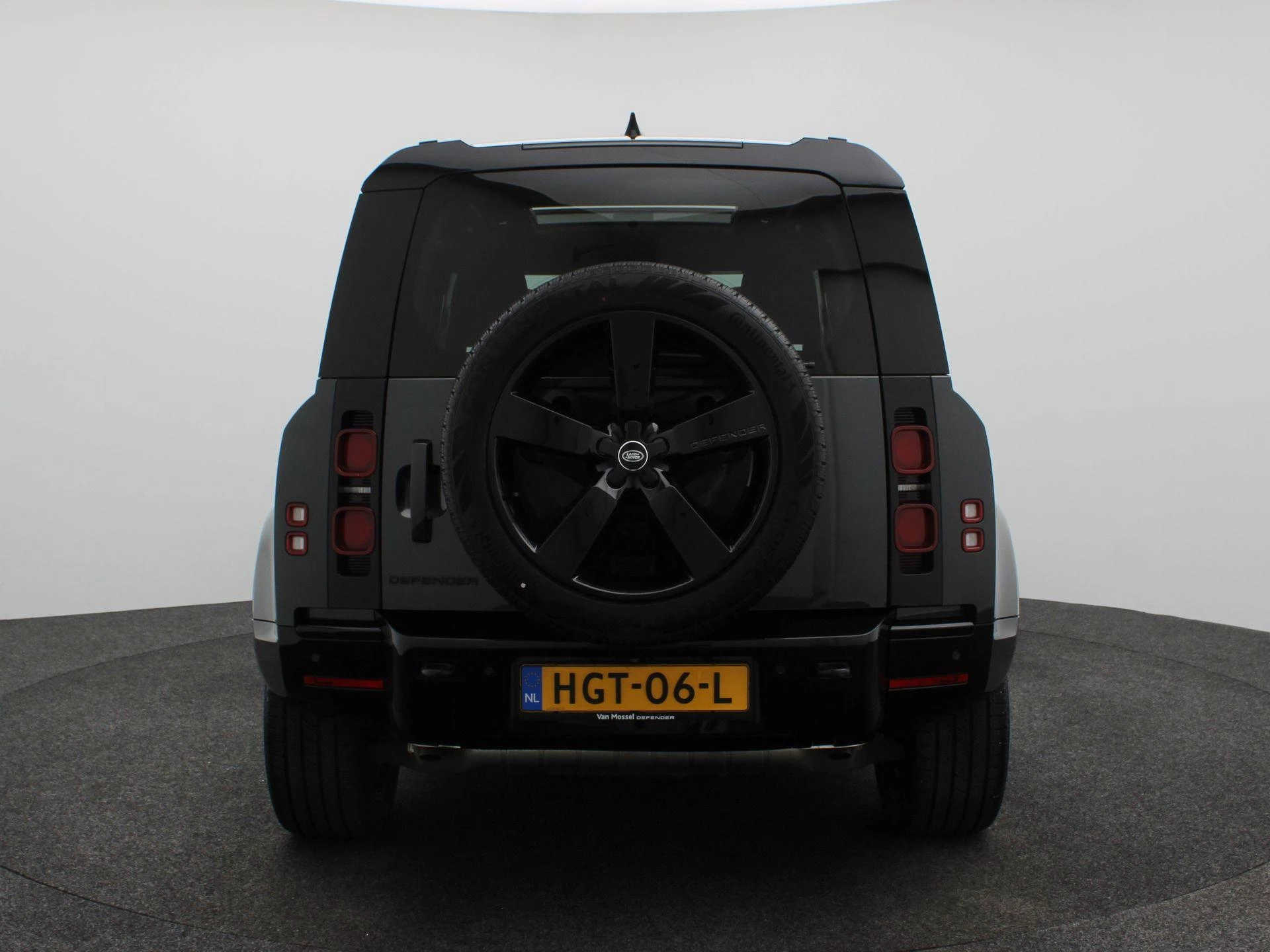 Land Rover Defender 110 2.0 P300e 110 X-Dynamic HSE